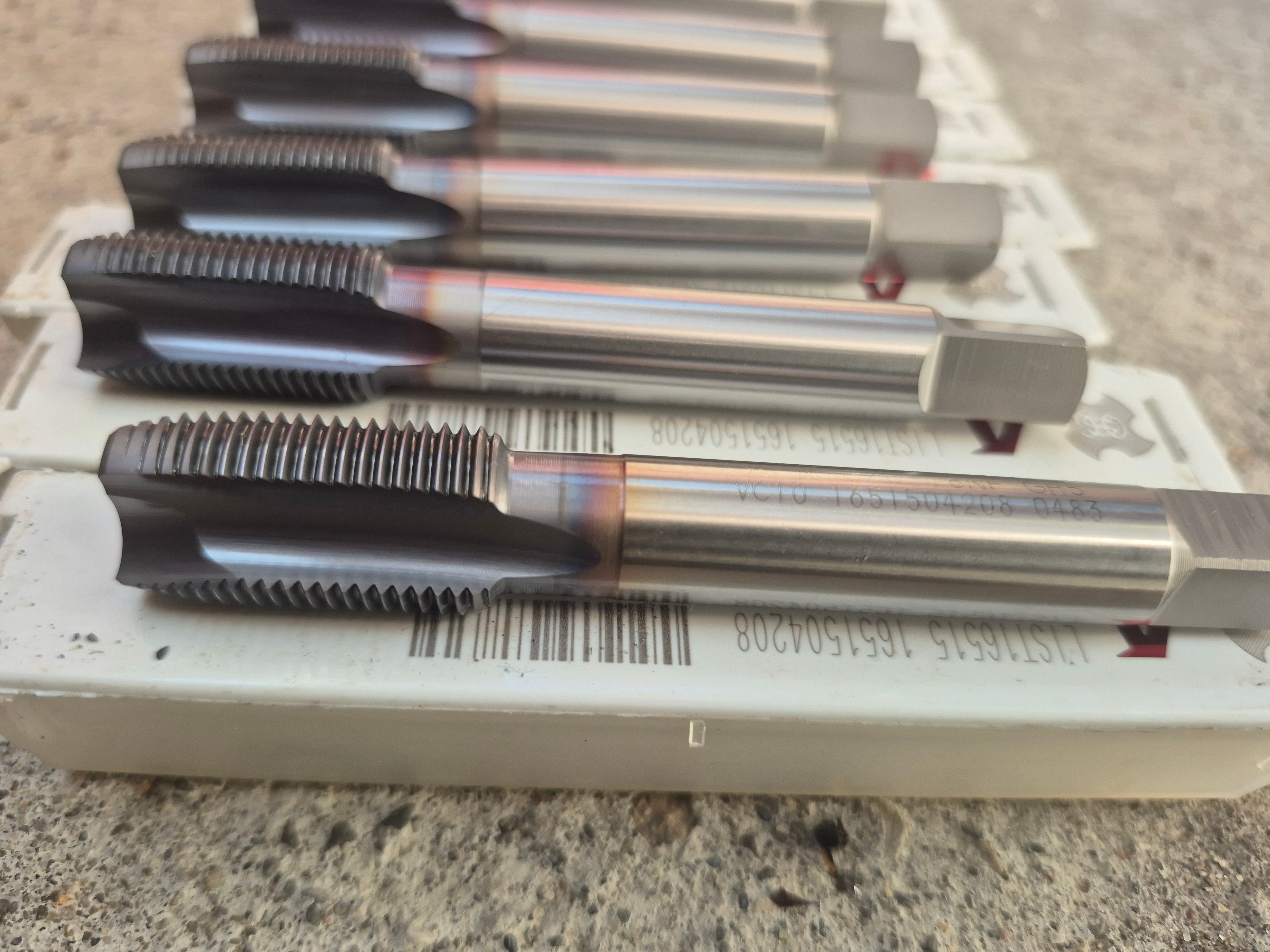 OSG 5/8"-18 UNF Spiral Point Taps - photo 4