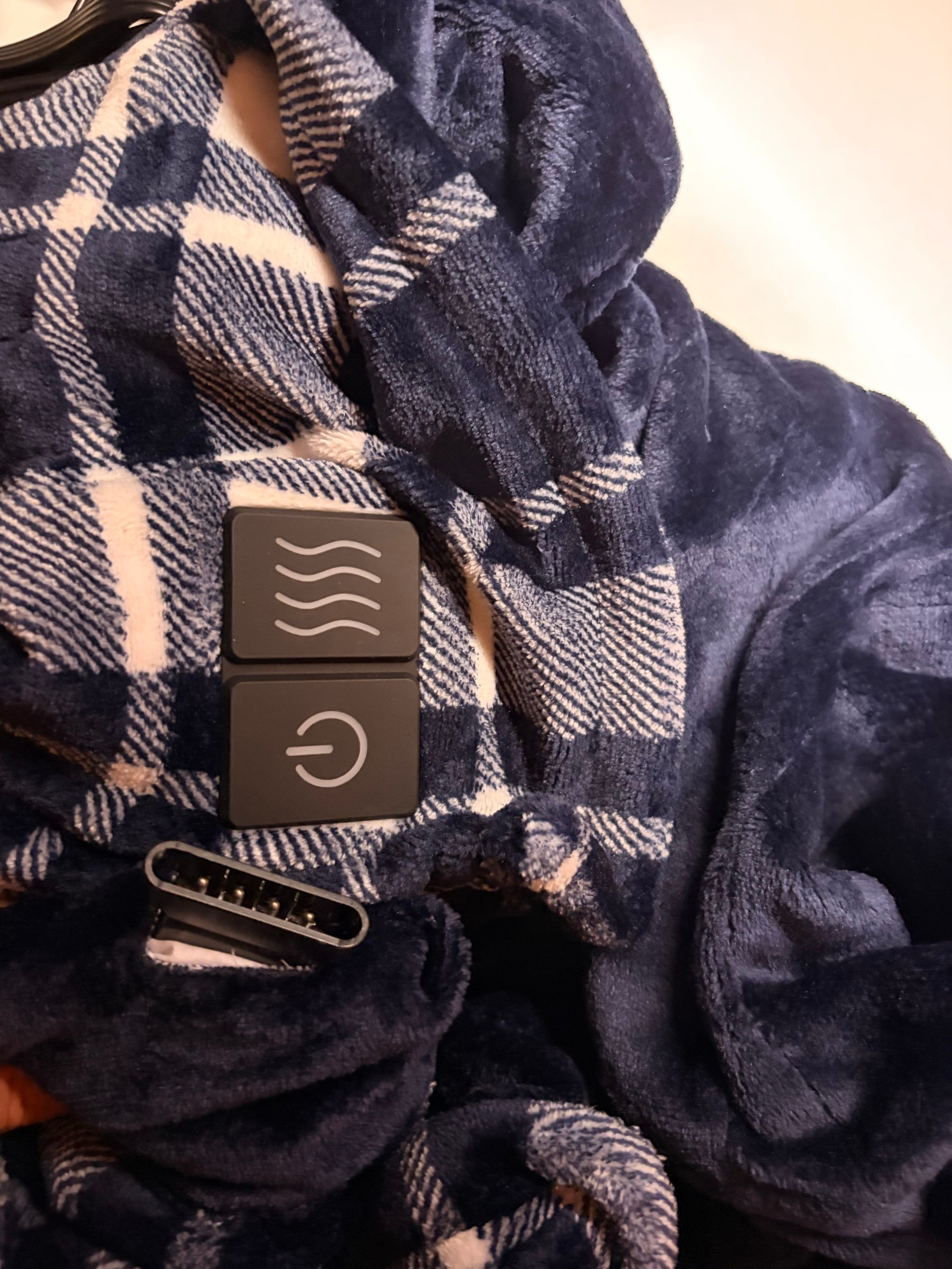Electric heated throw blanket (plaid, w/ controller) - photo 4