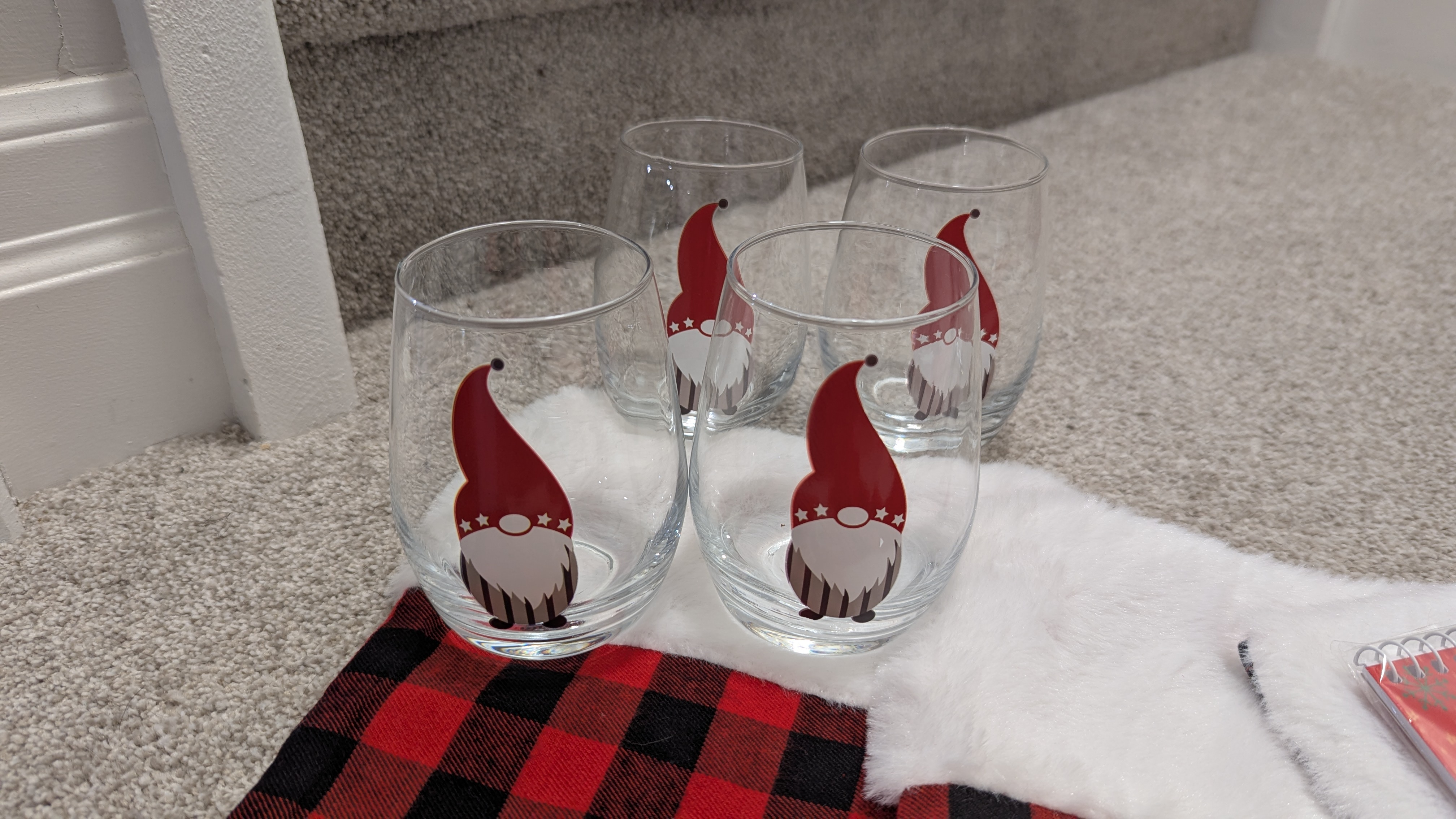 Christmas Bundle - Glasses, Wine, Dogs, Jewellery - photo 3