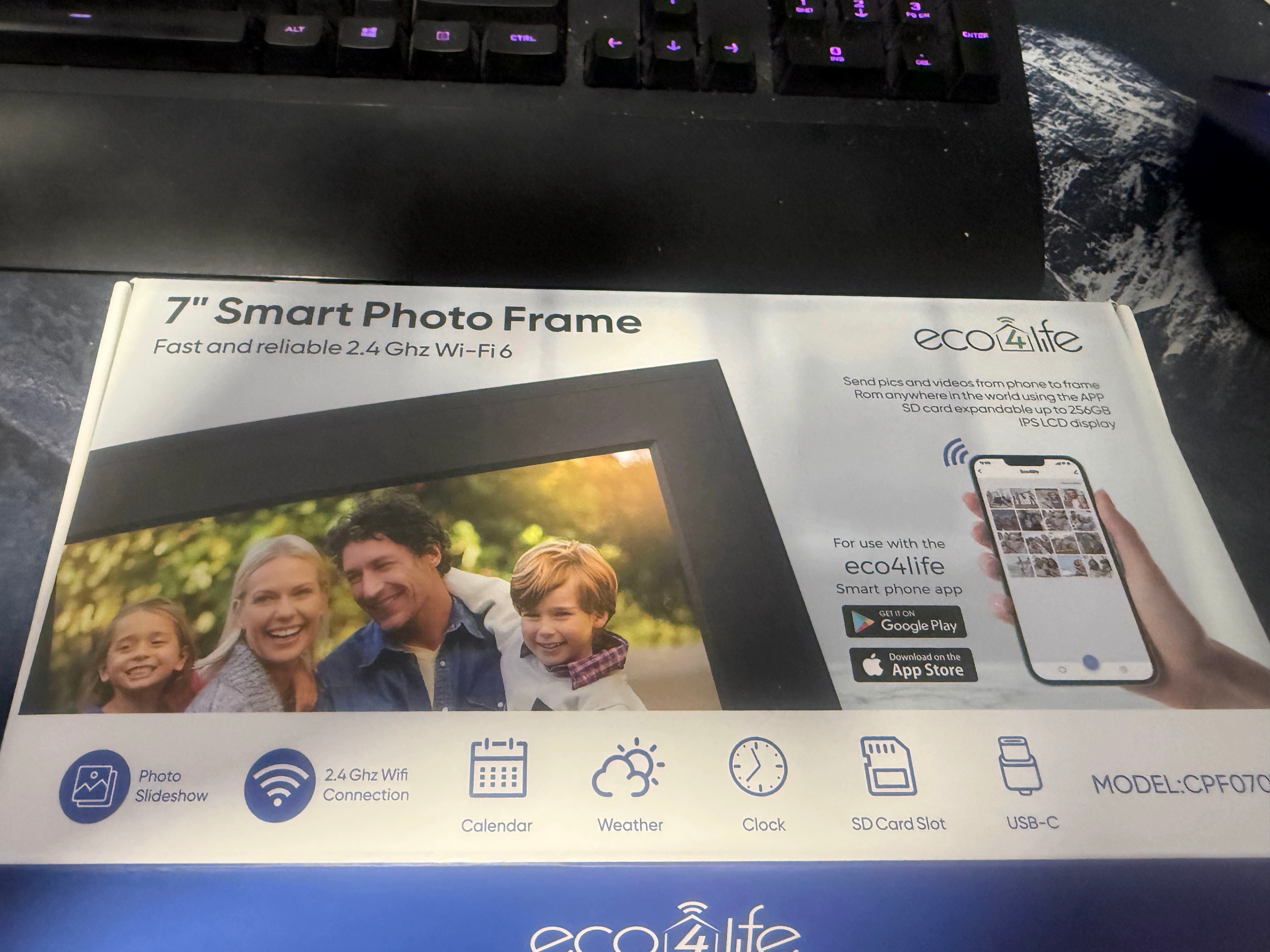 eco4life 7 Inch WiFi Smart Digital Photo Frame App Control
