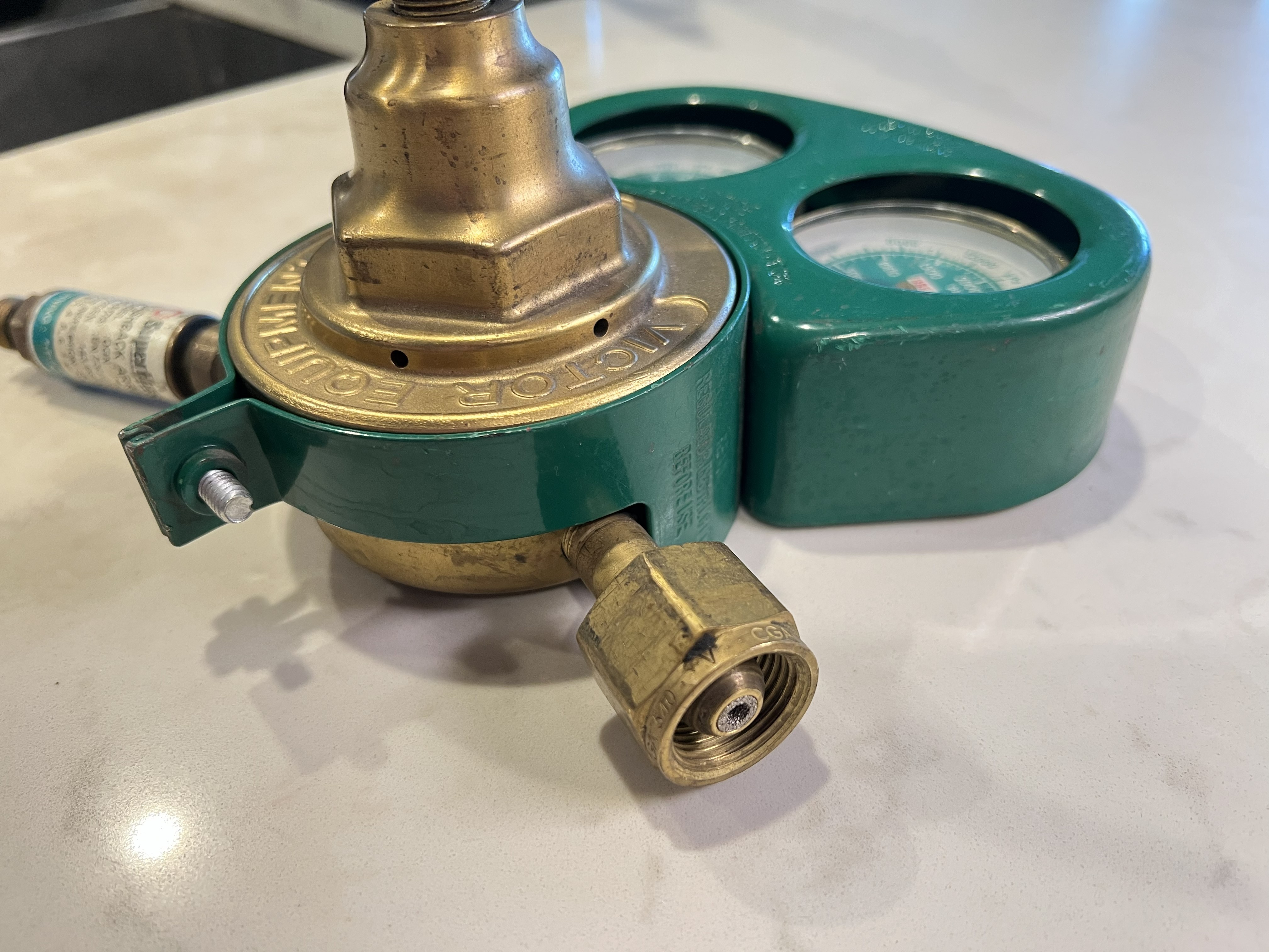 Victor Oxygen Regulator (CSR-450D) w/ Flashback Arrestor - photo 5