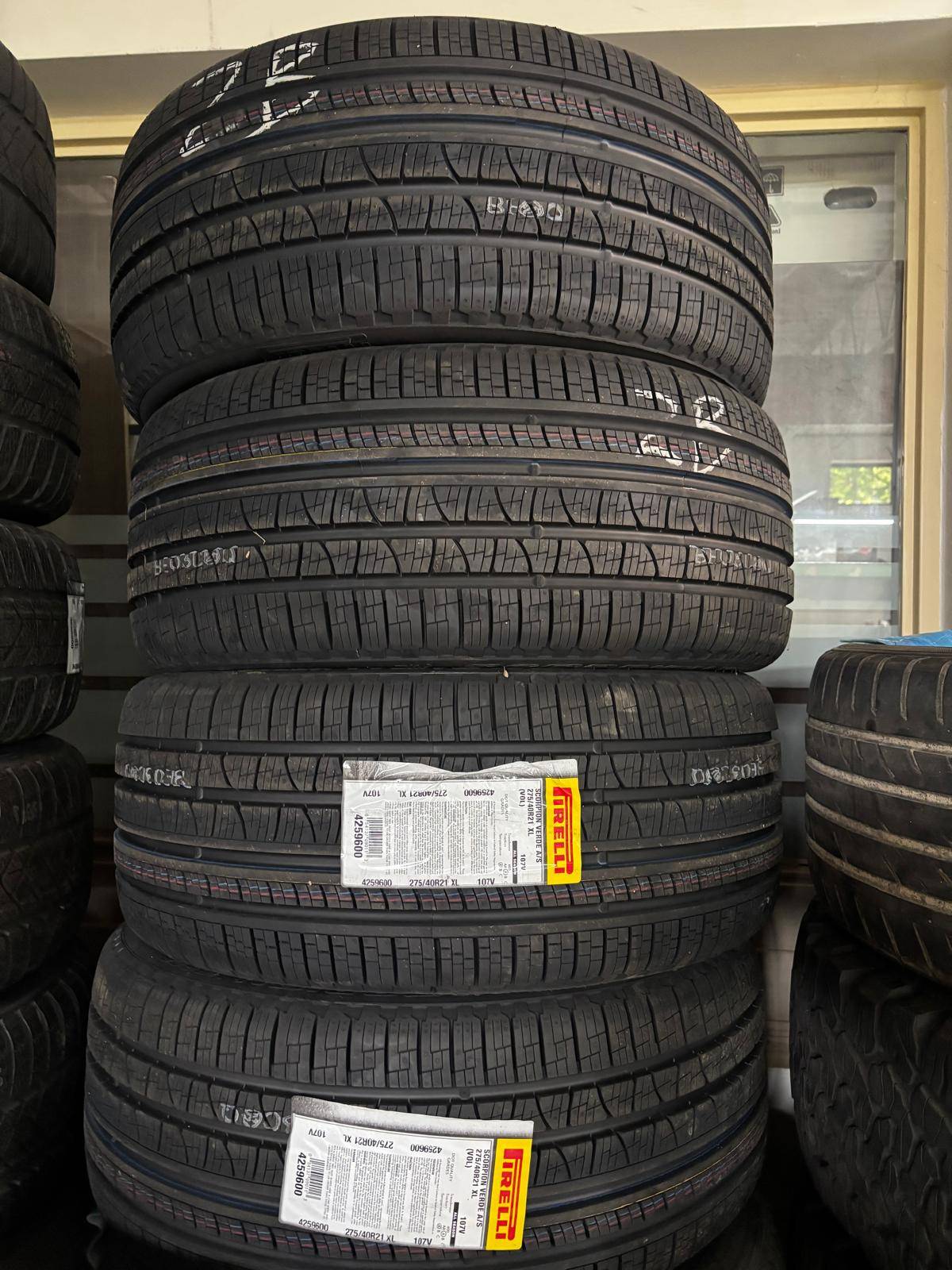 NEW 275/40/R21 Pirelli A/S– Volvo XC90/BMW X5/ X6/GLE/MKX/ Edge