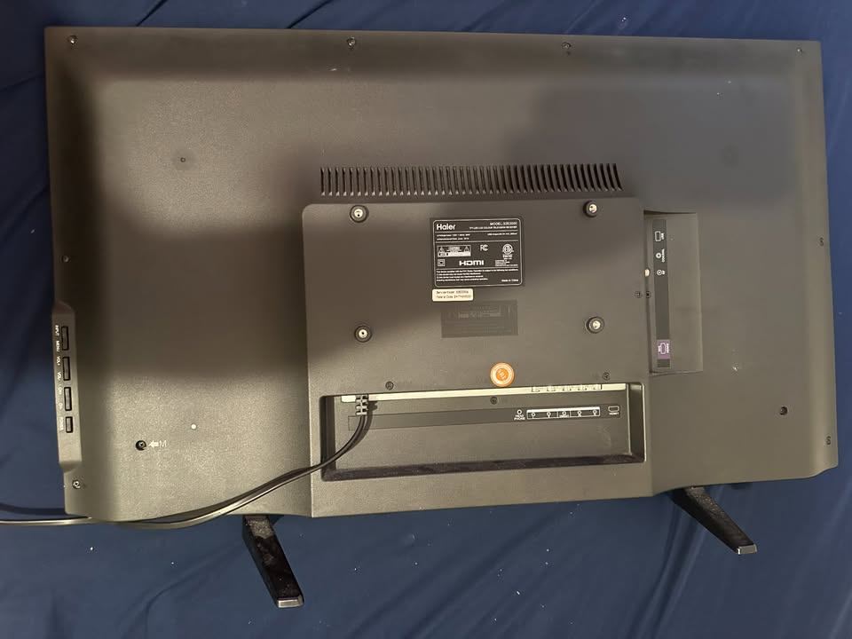 Haier 32" LED TV – Model 32E2000 – Excellent Condition - photo 4