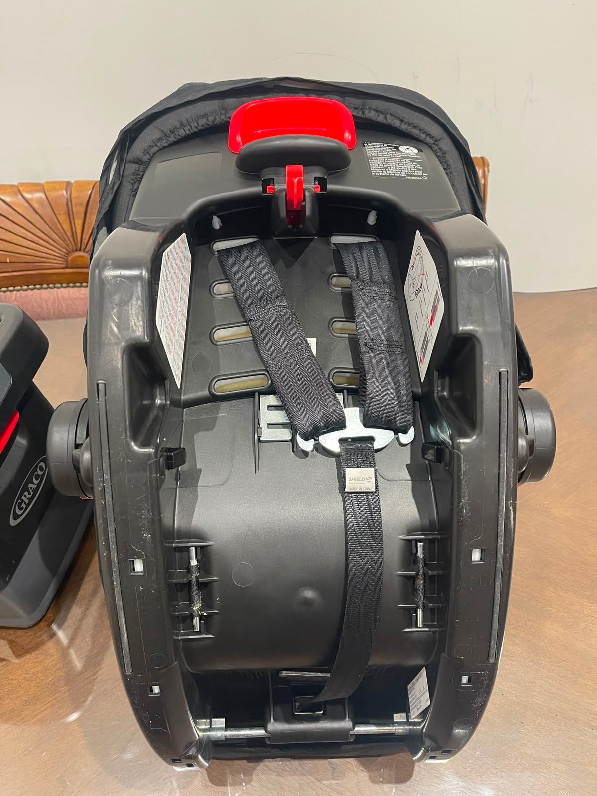 Graco Infant Car Seat and Base - photo 4