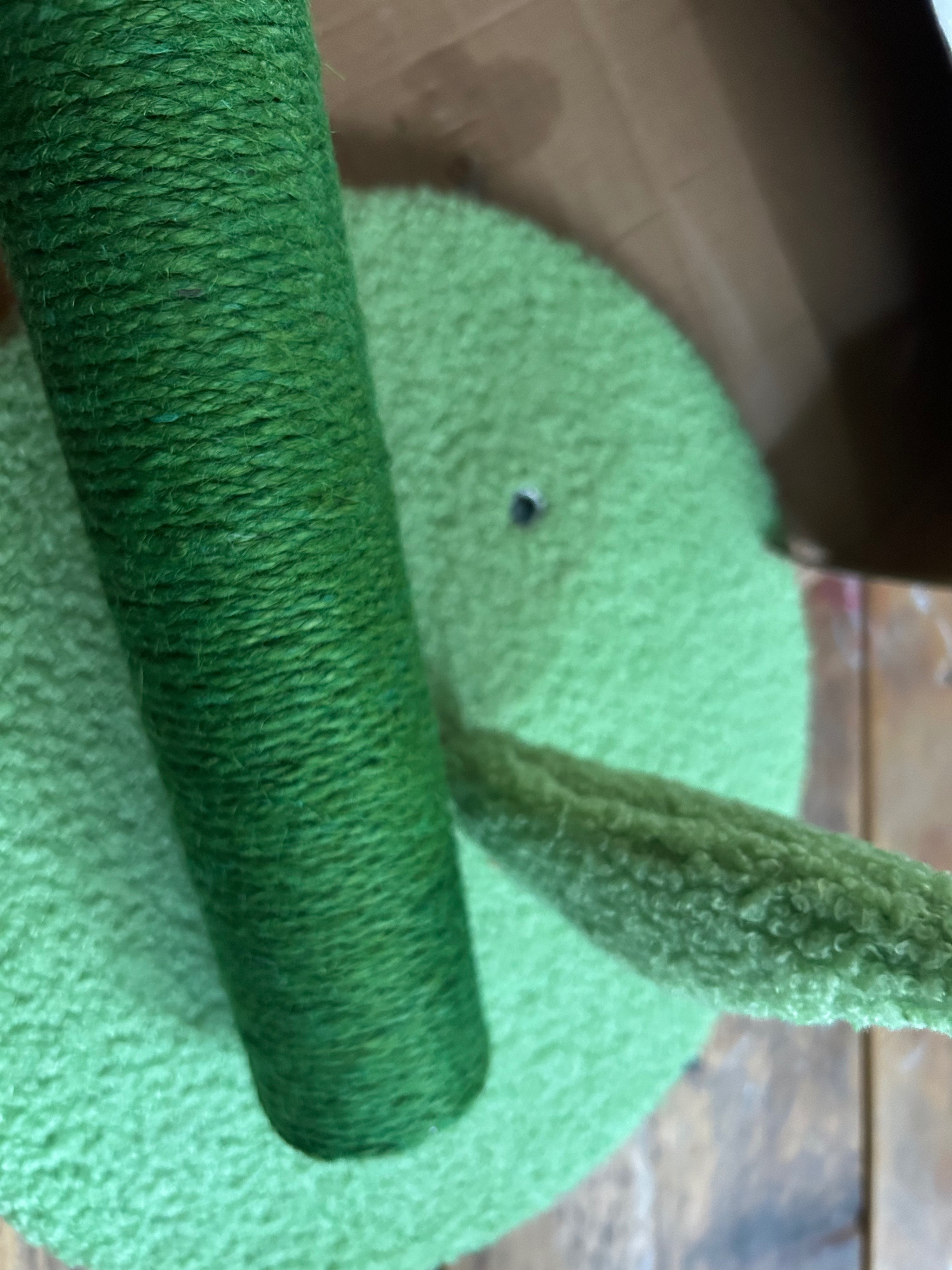 Red Flower Cat Scratch Post/Bed - photo 4
