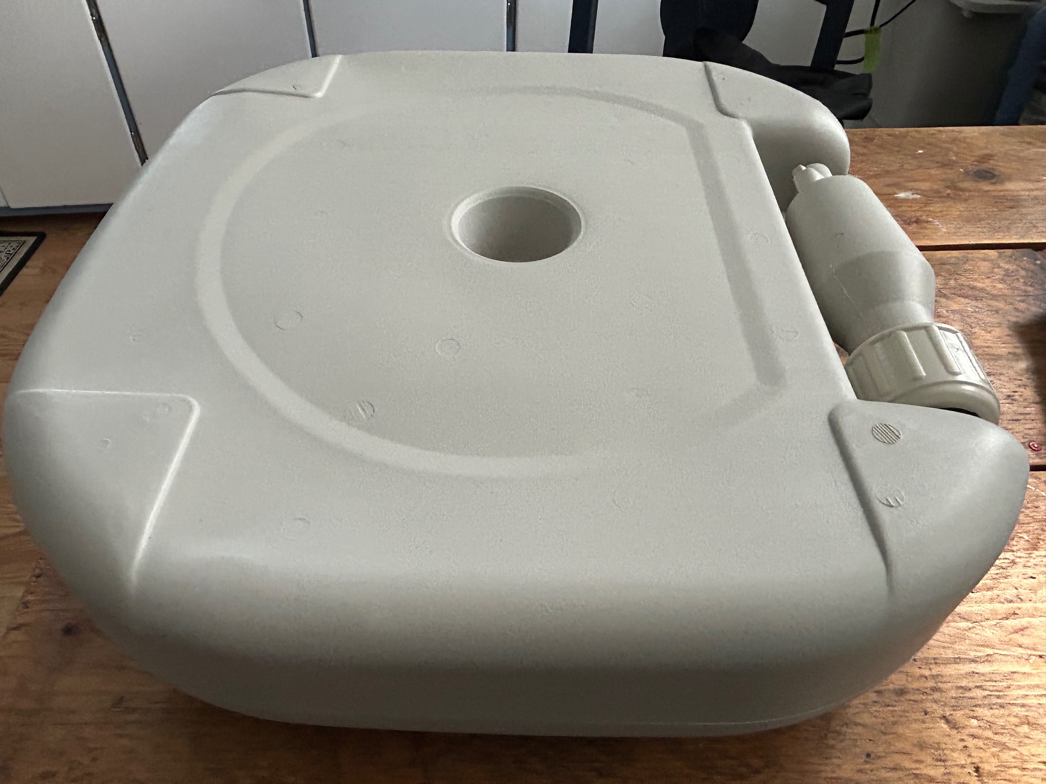 White Outdoor Umbrella Stand - photo 4