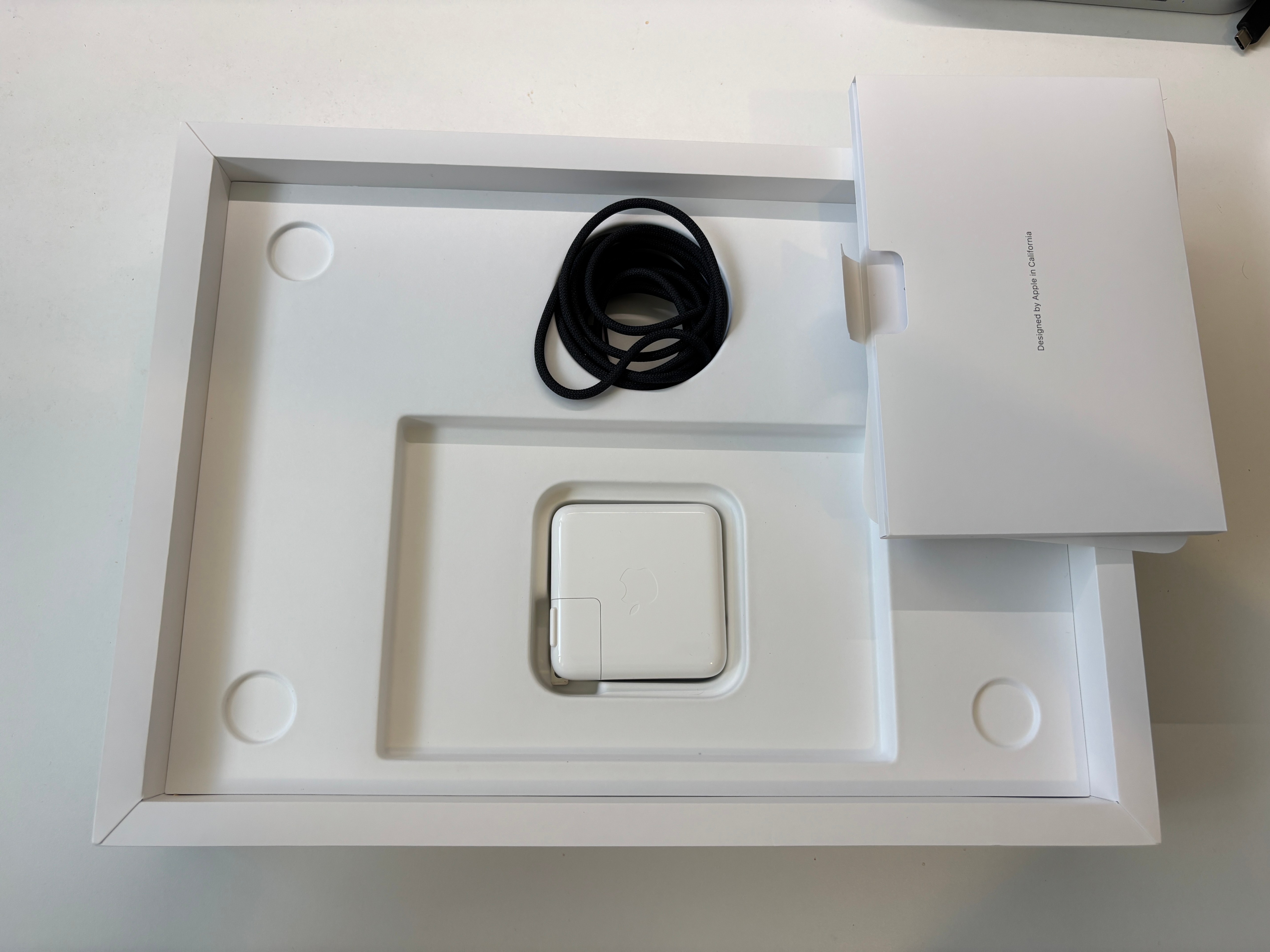 MacBook Pro 14 M5 16GB/1TB - Open Box - photo 5
