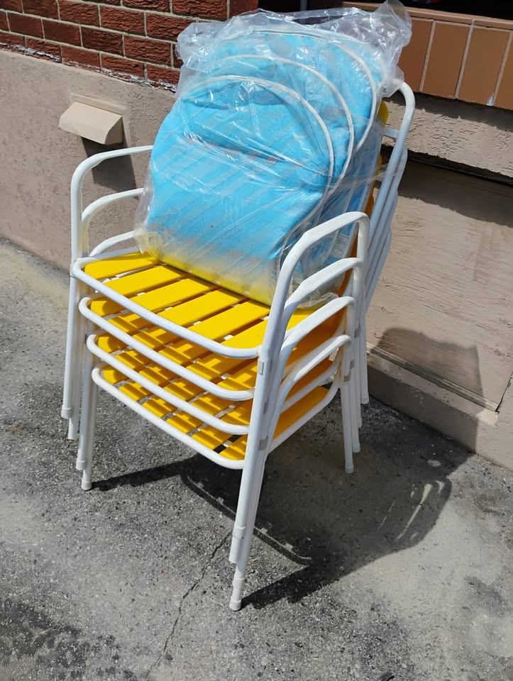 Vintage 80s Heavy Duty Yellow/White Patio Chairs w/Covers - photo 2