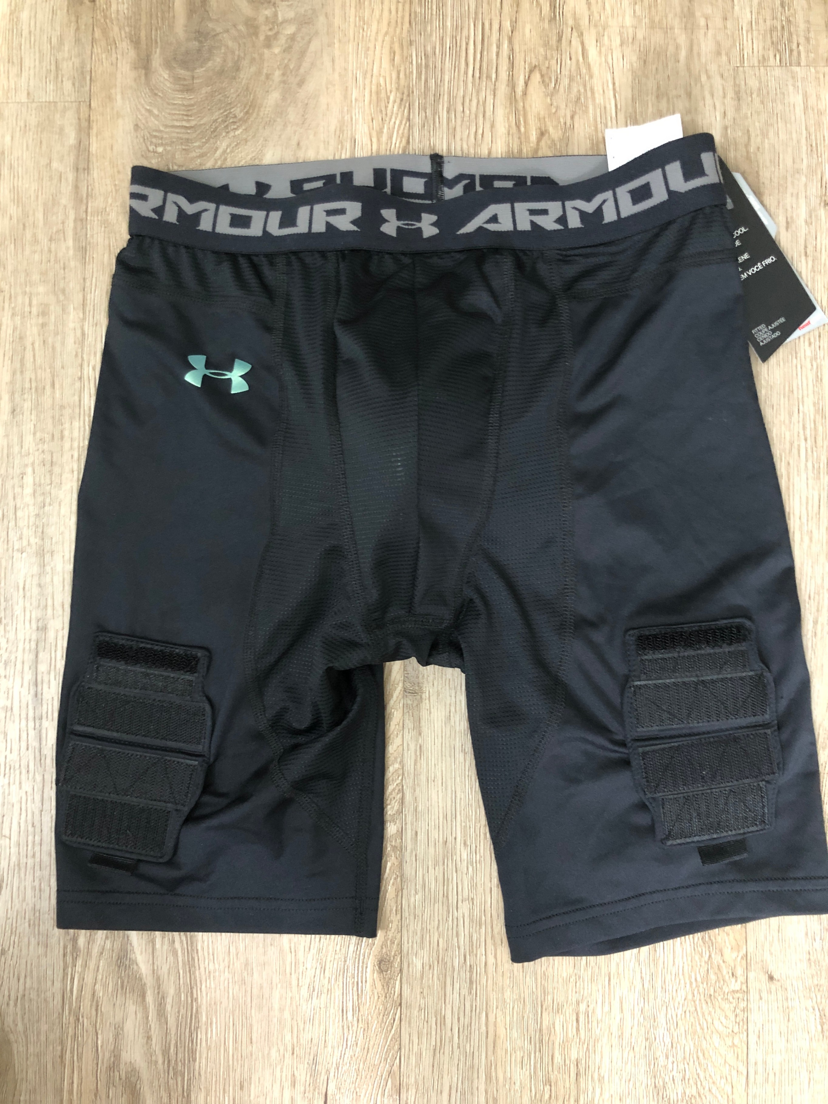 BNWT ! Under Armour Youth Hockey Pants