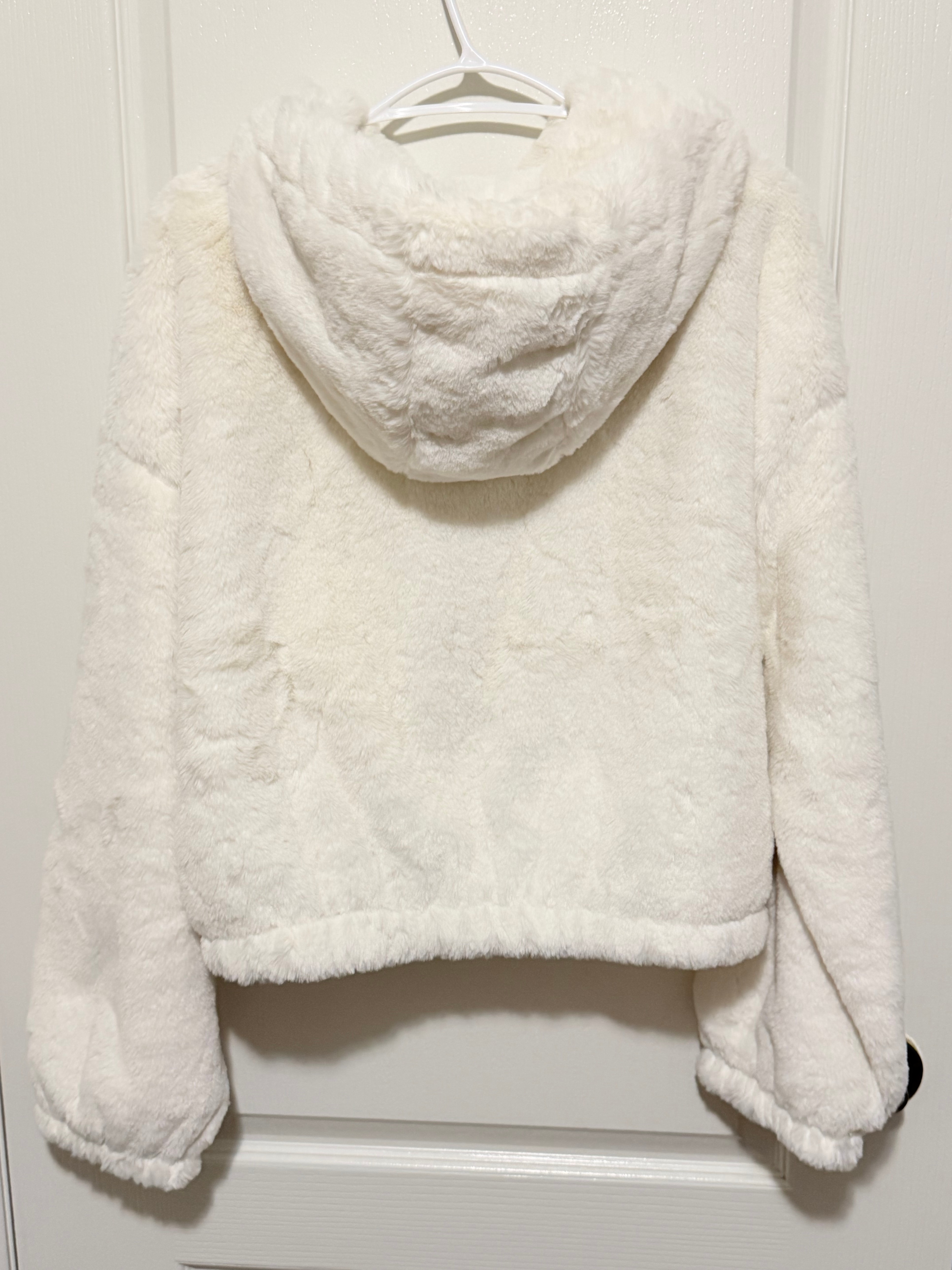 White Faux Fur Oversized Hooded Jacket – Size XL - photo 2