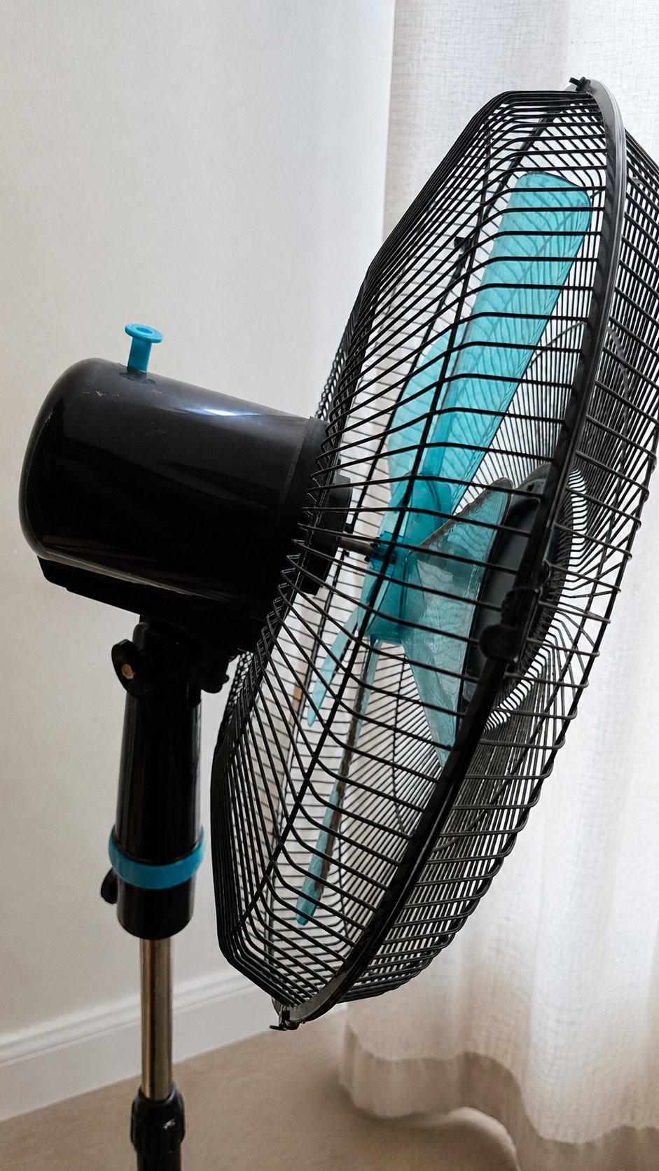 Westinghouse 16" Oscillating Pedestal Stand Fan - photo 2