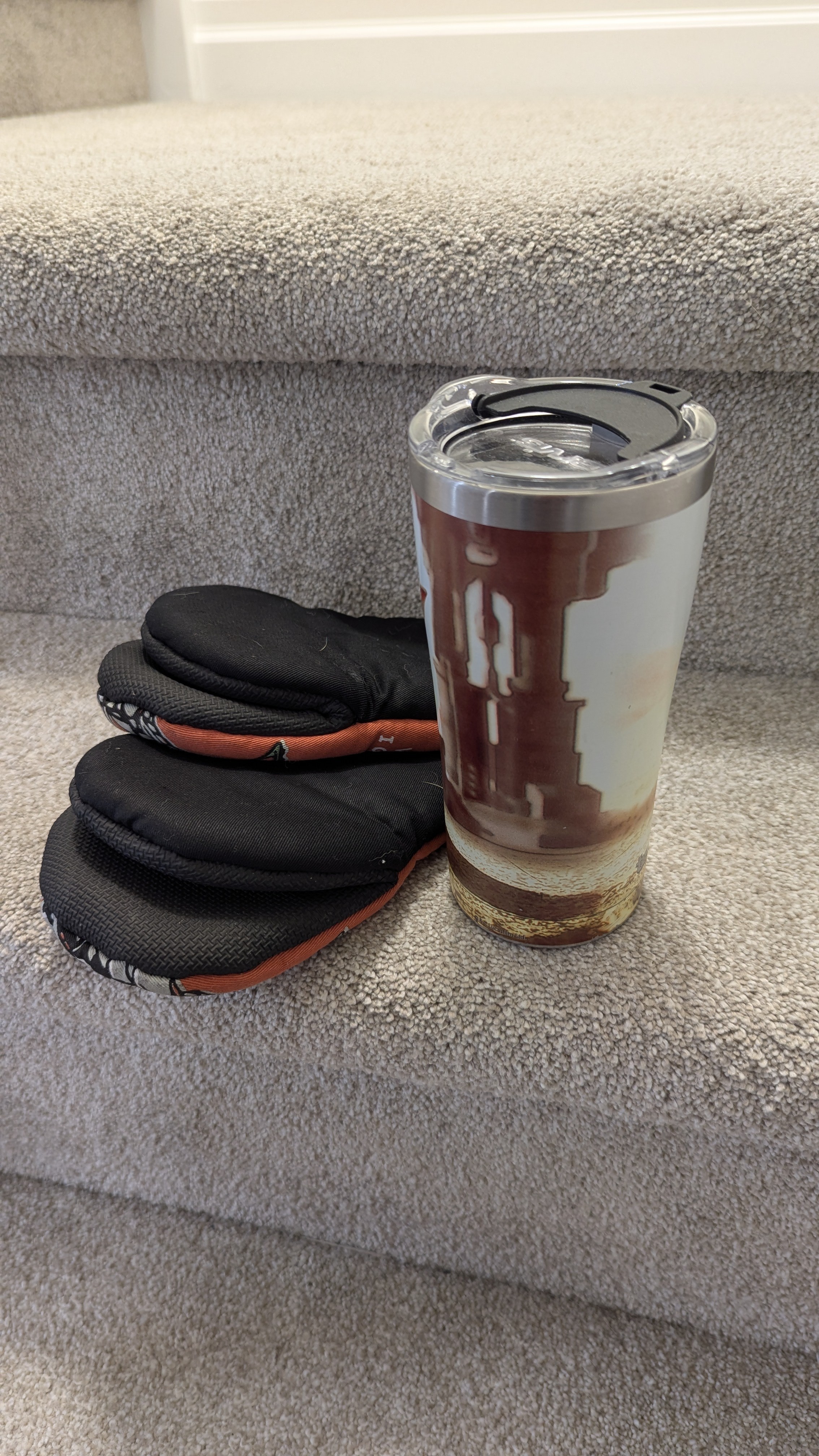 Tervis® STAR WARS® Grogu and Disney® STAR WARS® Oven Mitts - photo 3