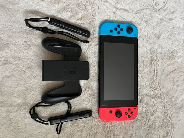Nintendo switch + accessories - photo 5