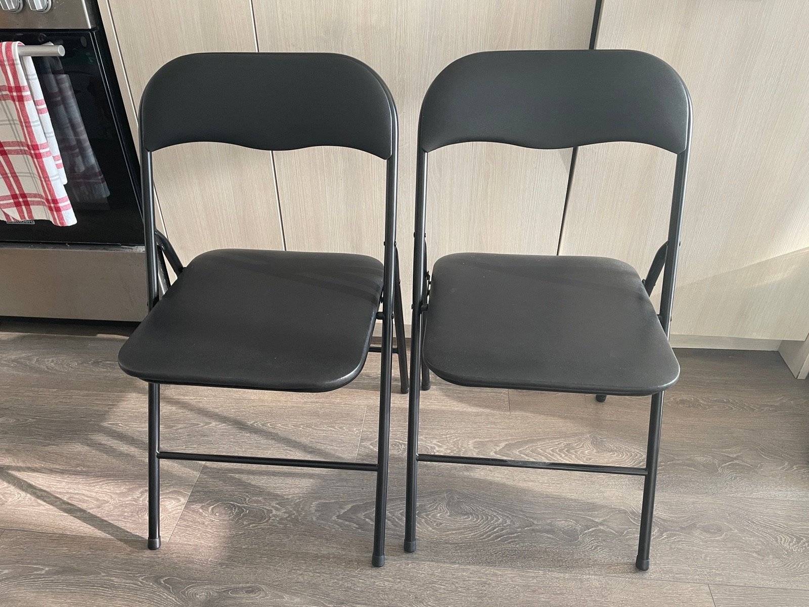Folding Chairs – Set of 2