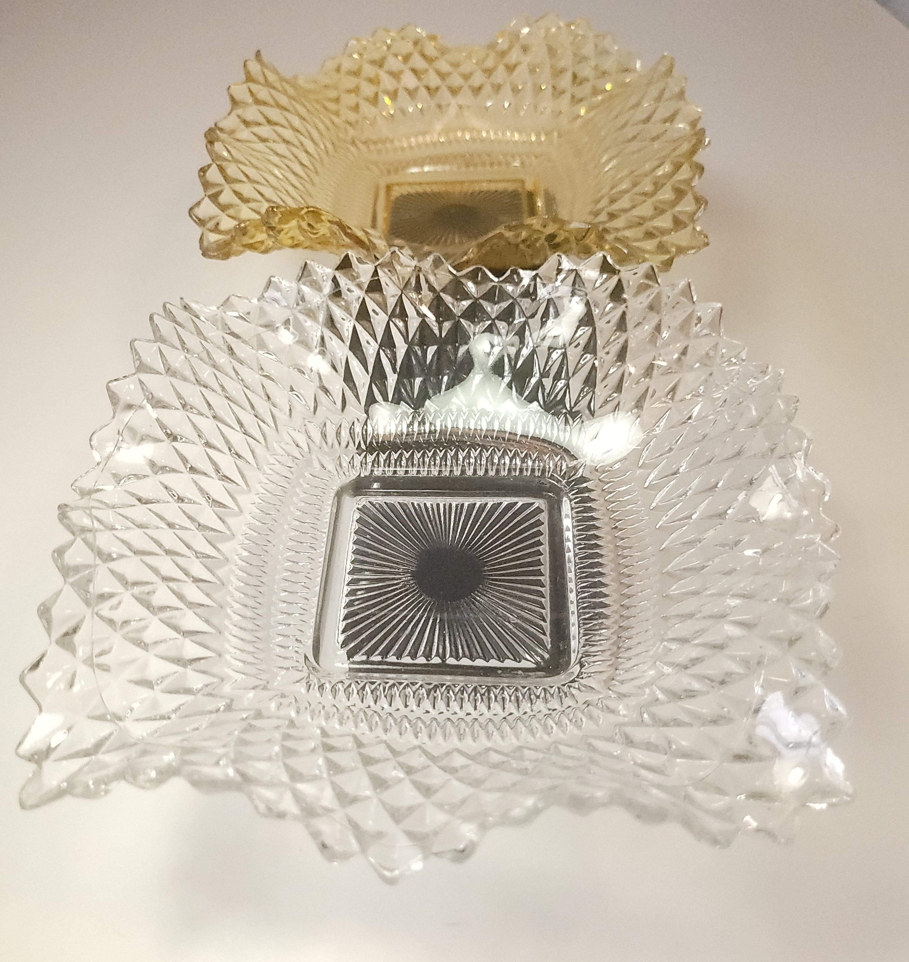 1965 Indiana Glass Diamond Point Ruffled Edge Pair Amber Clear - photo 3