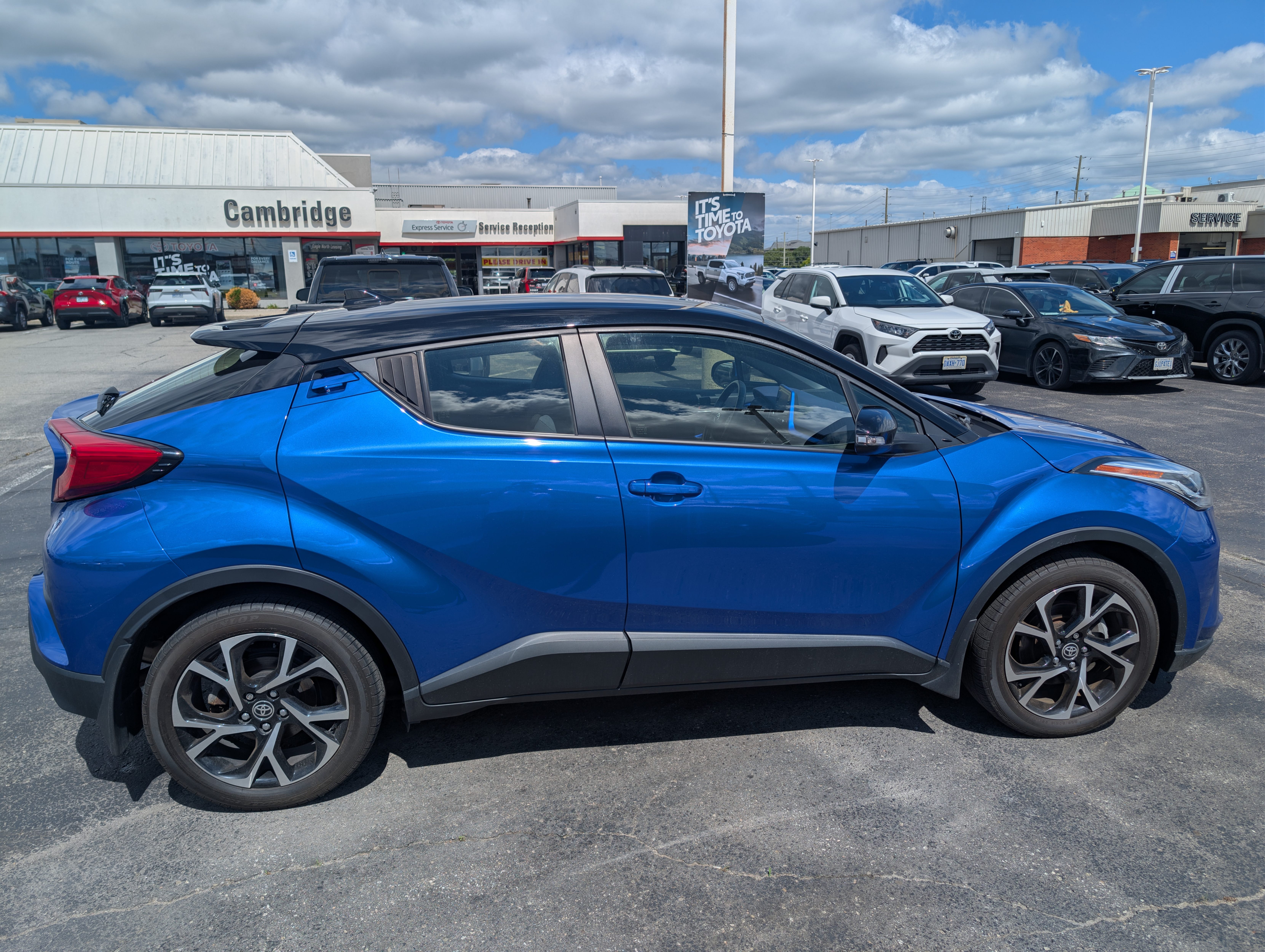 2021 Toyota C-HR XLE Premium 4dr Front-Wheel Drive Sport Utility - photo 4