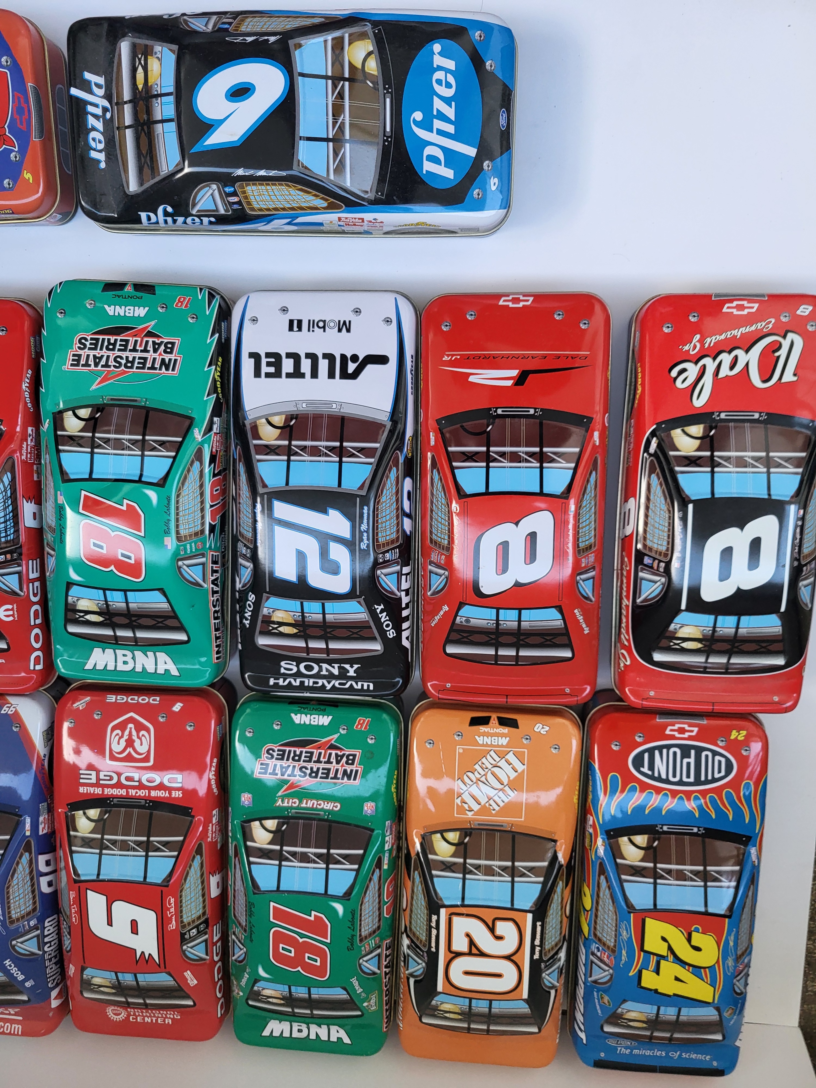 NASCAR Collector Mega-Lot - 26+ Piece Garage - Cave Display Set - photo 2