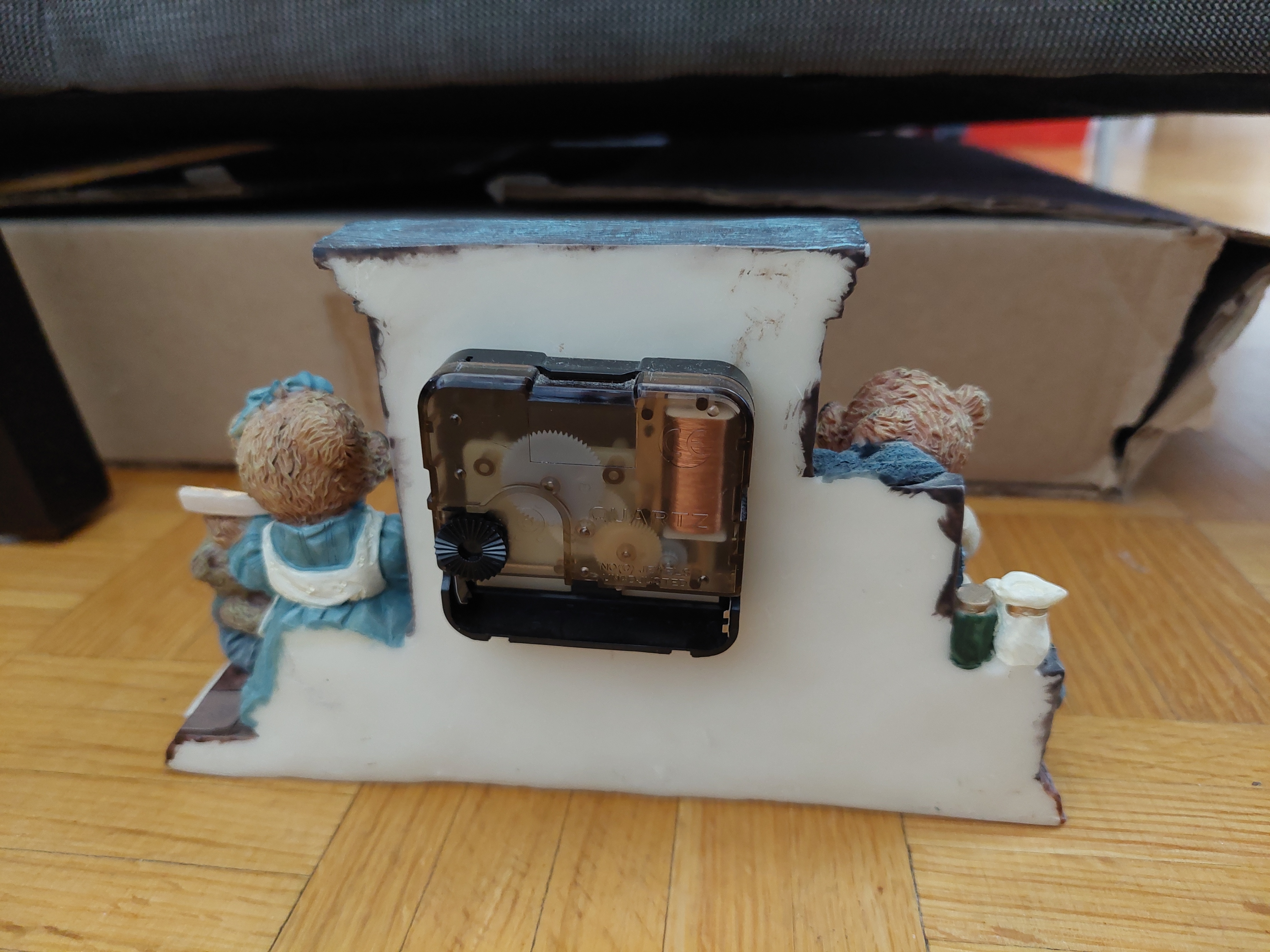 Vintage Resin Table Clock Cozy Teddy Bear Family Tea Time - photo 3