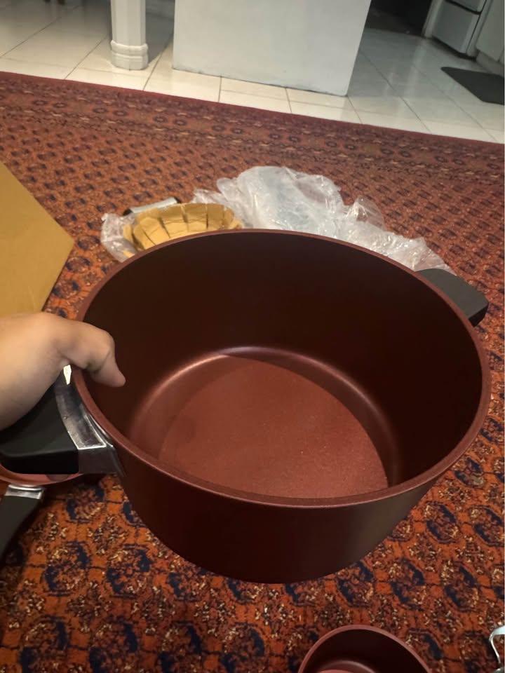 Moving Out Sale: Brand New / Open Box: PADERNO 11-Piece Cookware - photo 4