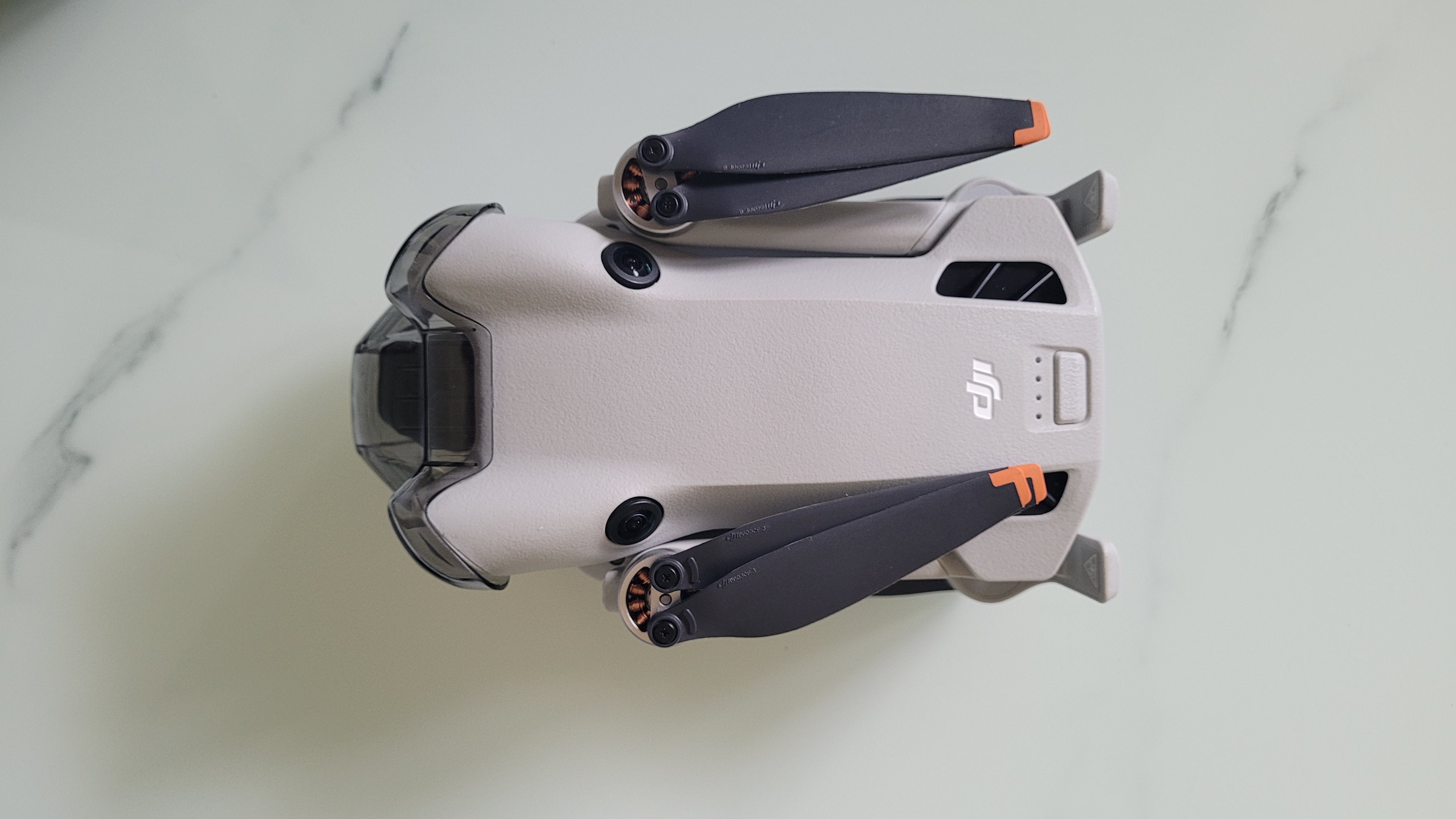 DJI Mini 4 Pro + RC 2 - Fly More Combo Plus CA$1,175 - photo 4