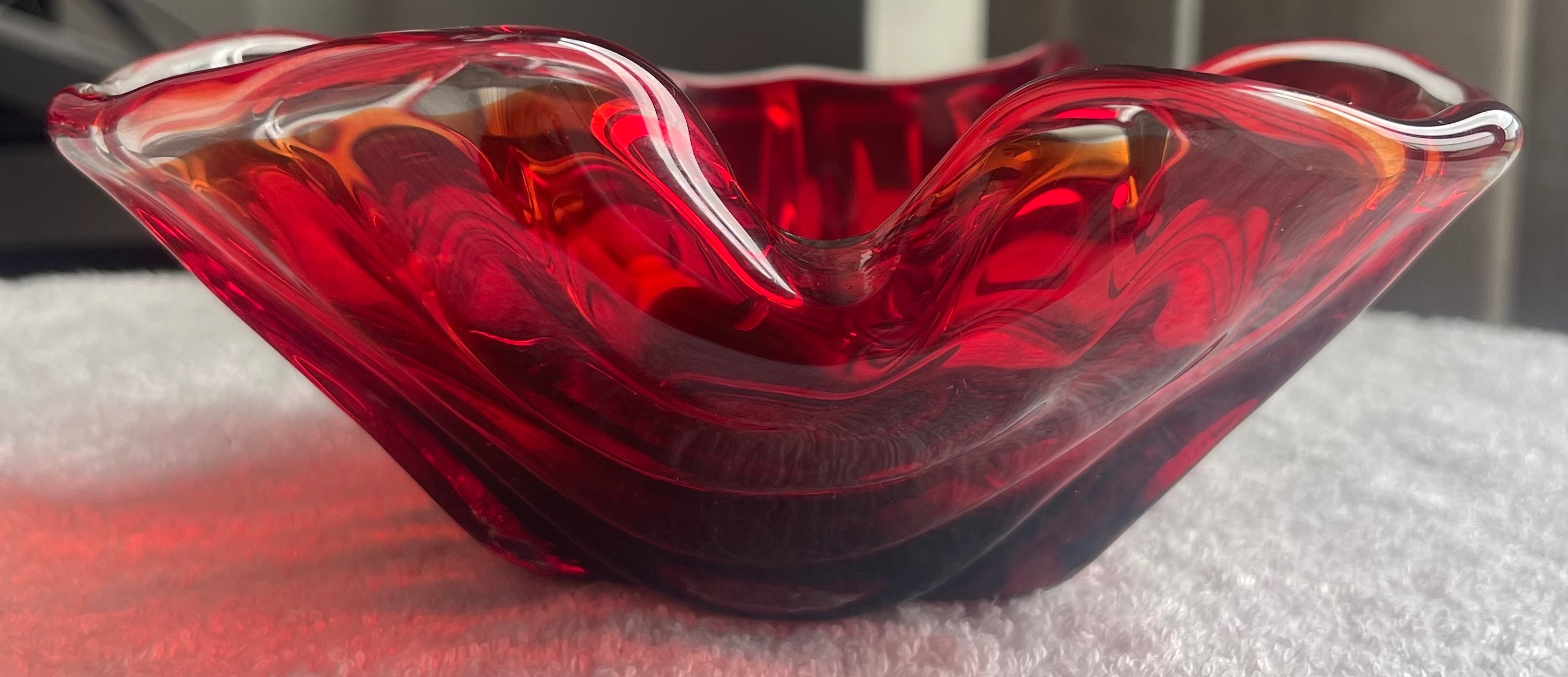 Vintage Hand-Blown Art Glass Ruffled Dish (6.25") - photo 4