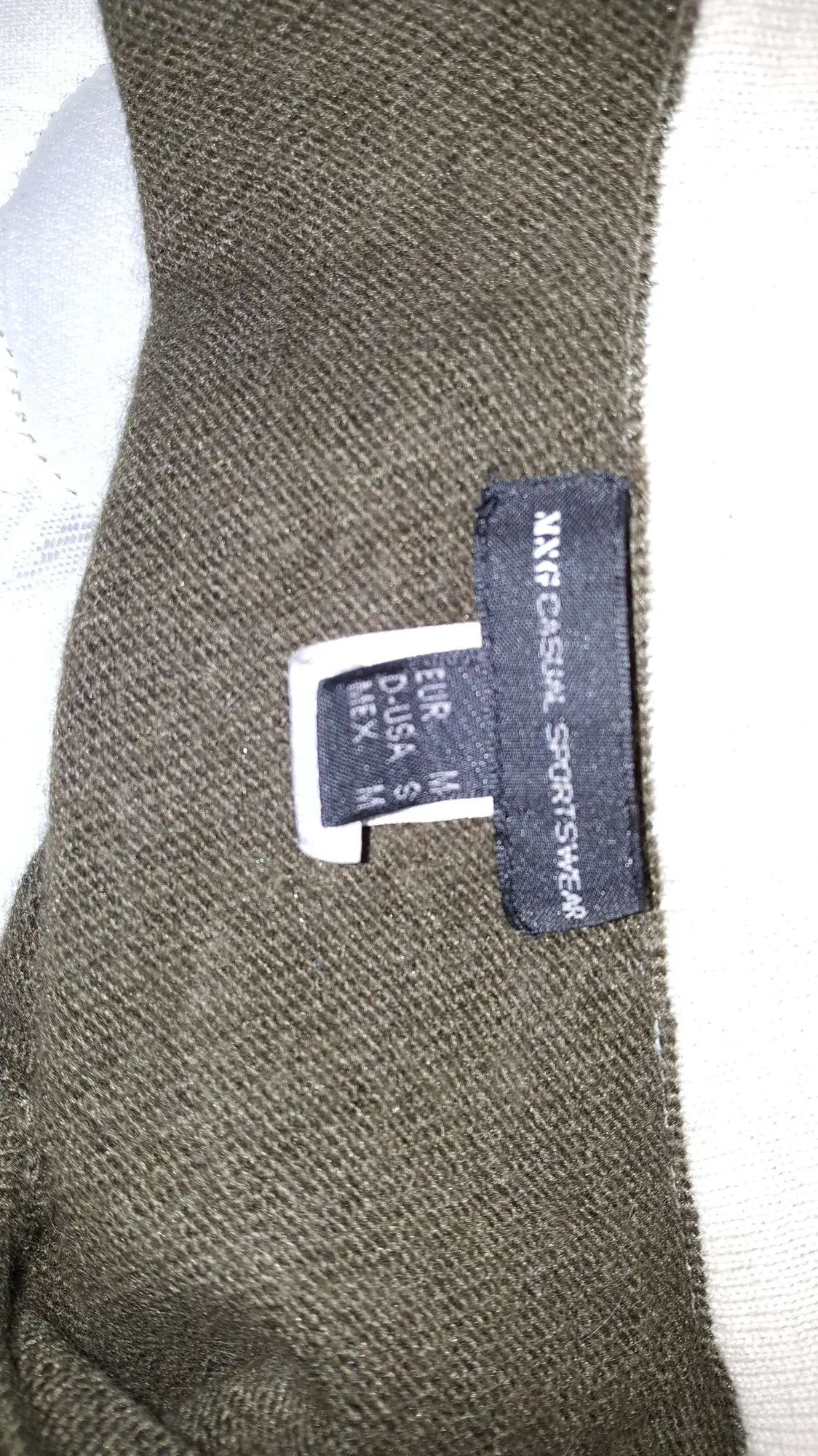 Cute Green Sweater T-Shirt with Cool Inner Trim and Button - photo 4