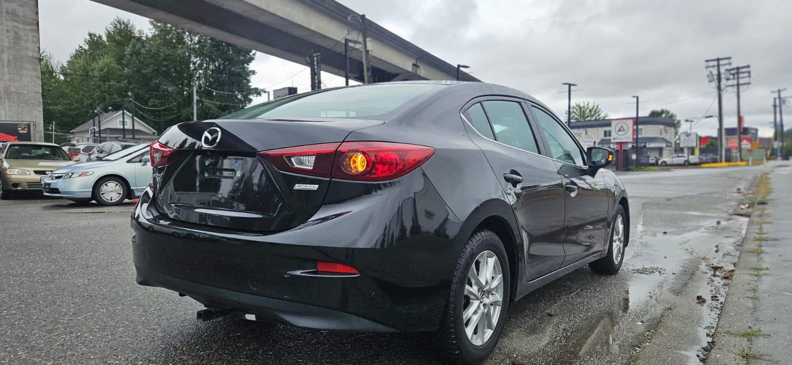 2016 Mazda 3 Sedan Clean Title - photo 3