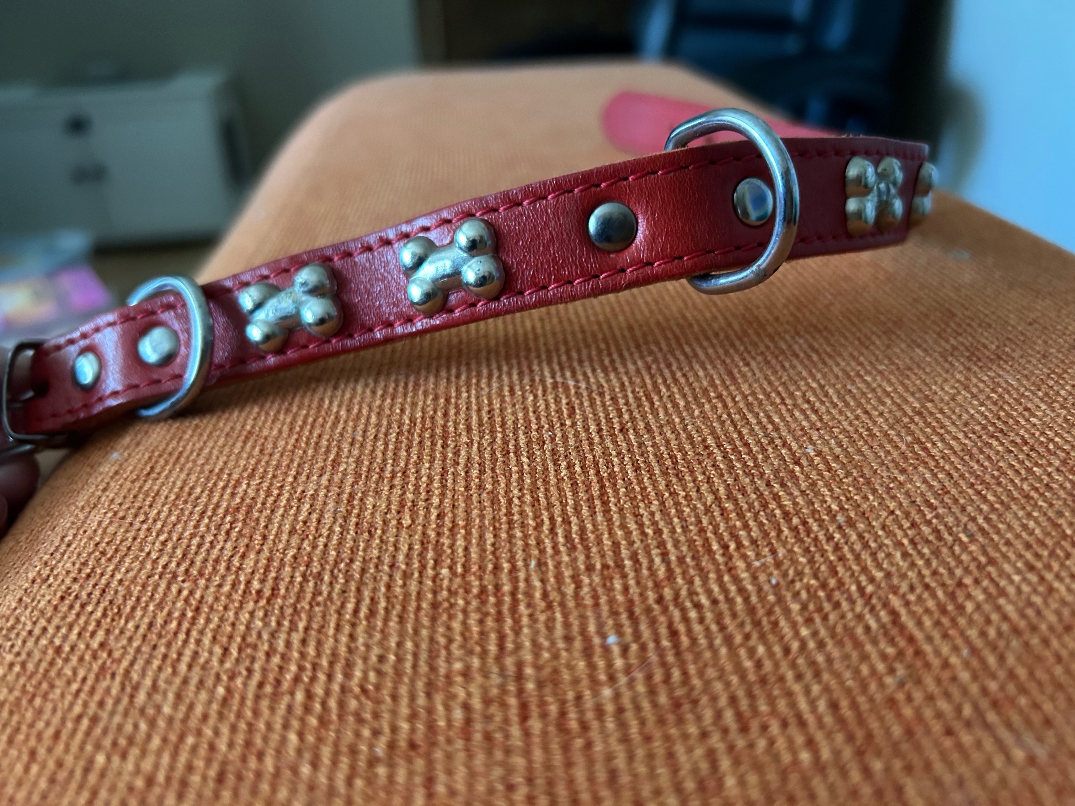 Red Leather Dog Collar - 41cm long - photo 3