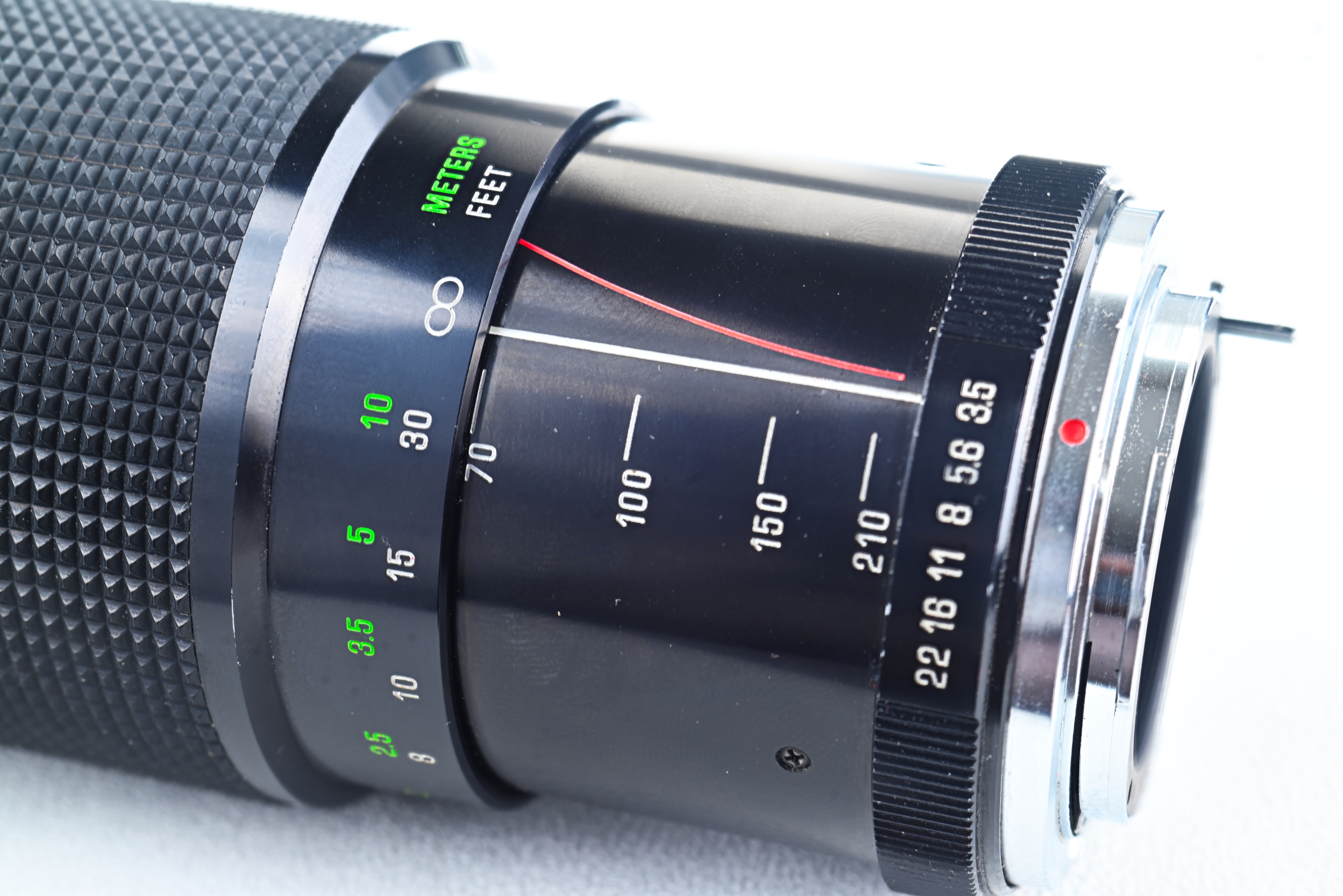 Vivitar Series 1 70-210mm f/3.5 Macro Focusing Zoom Lens - photo 3