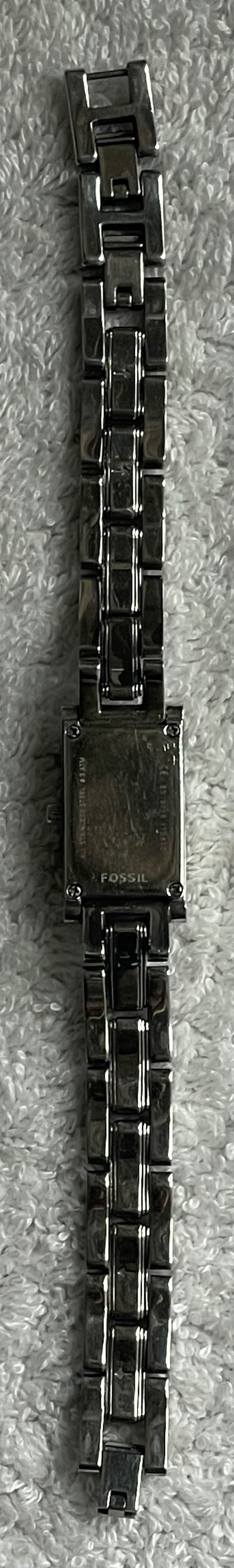 Vintage Fossil Silver Tank Watch ES-9716 (Needs Battery) - photo 5