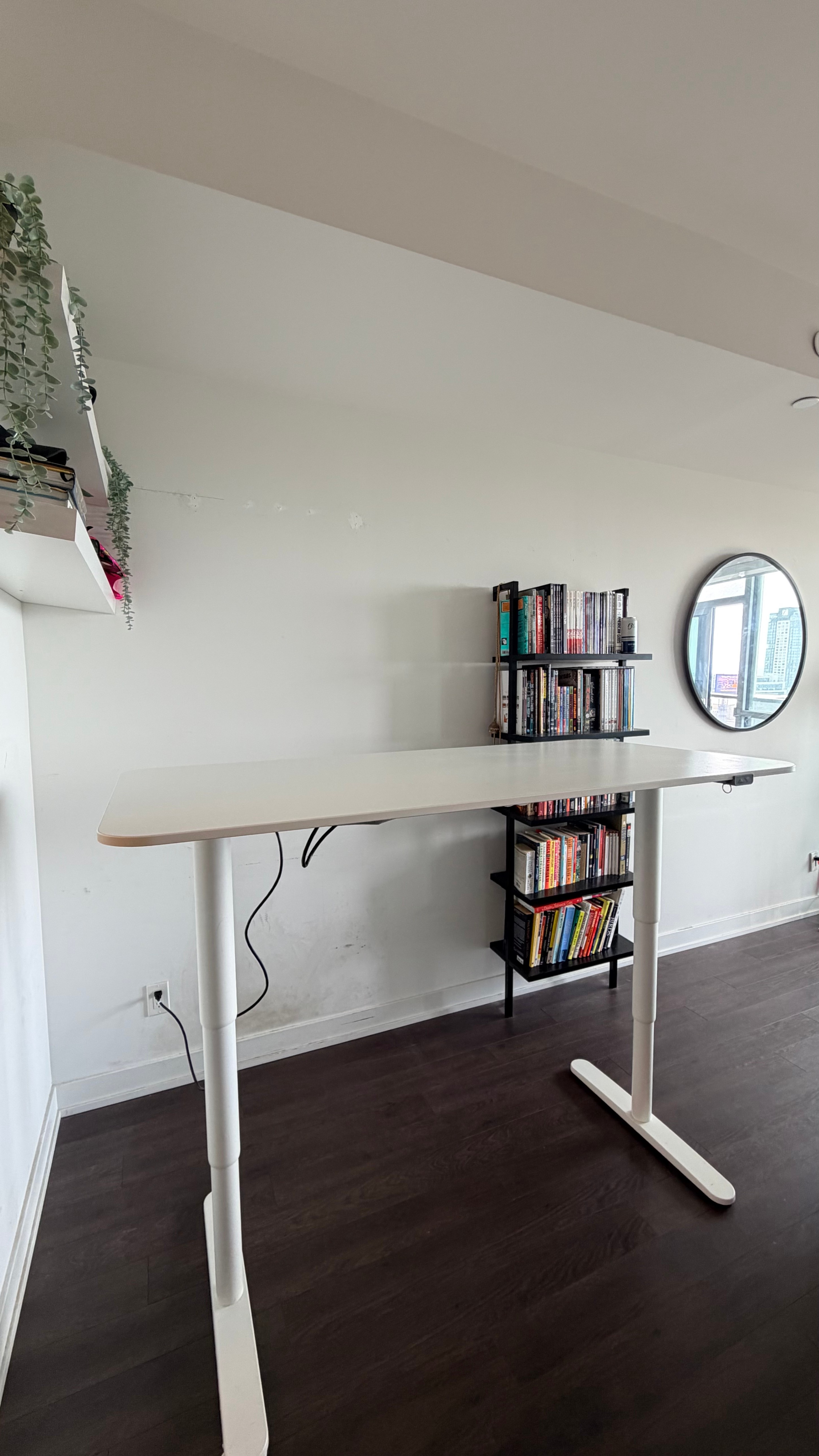 IKEA BEKANT Electric Sit/Stand Desk – 63" – White