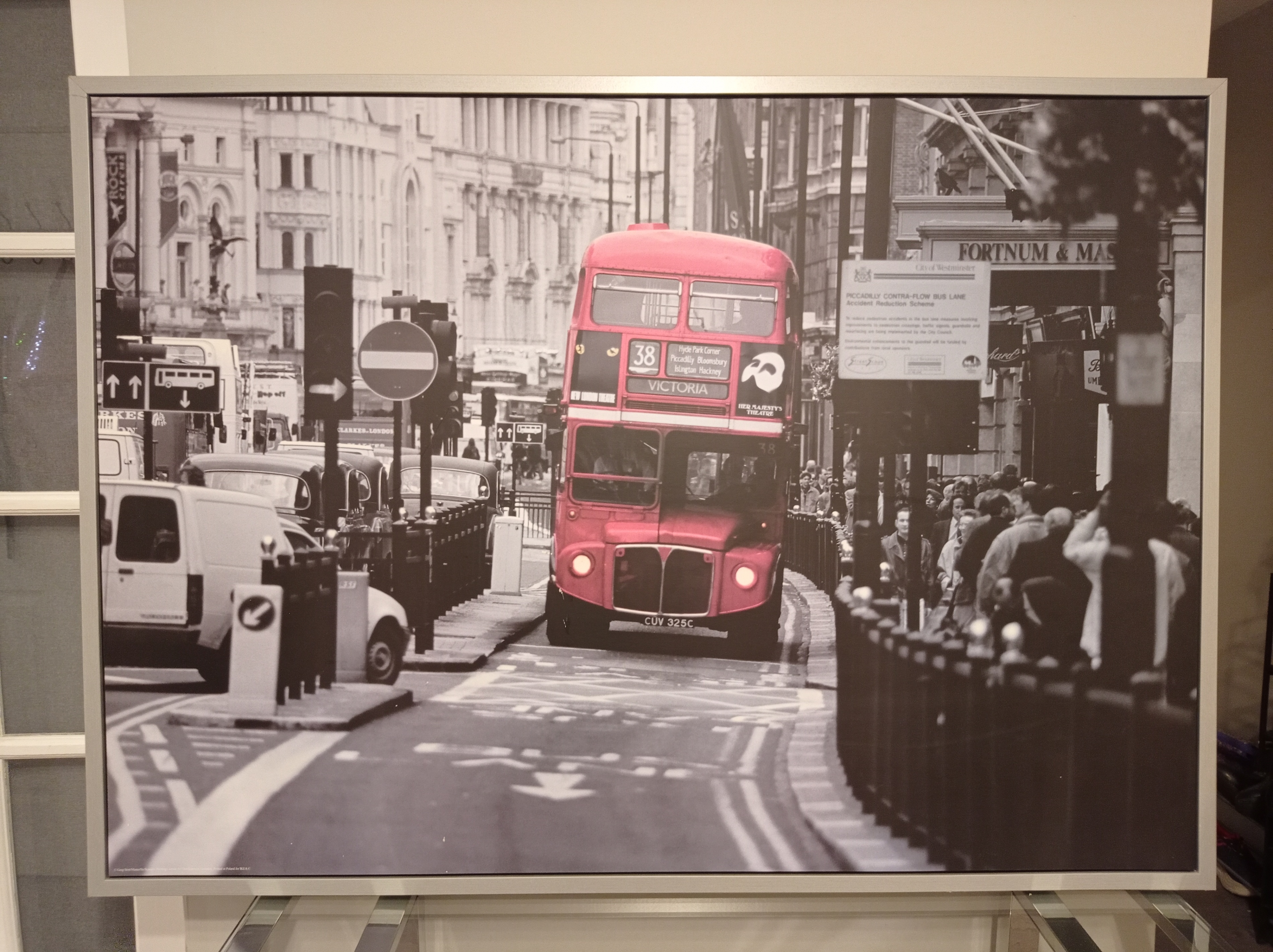 IKEA Framed Large Canvas – London Print - photo 4