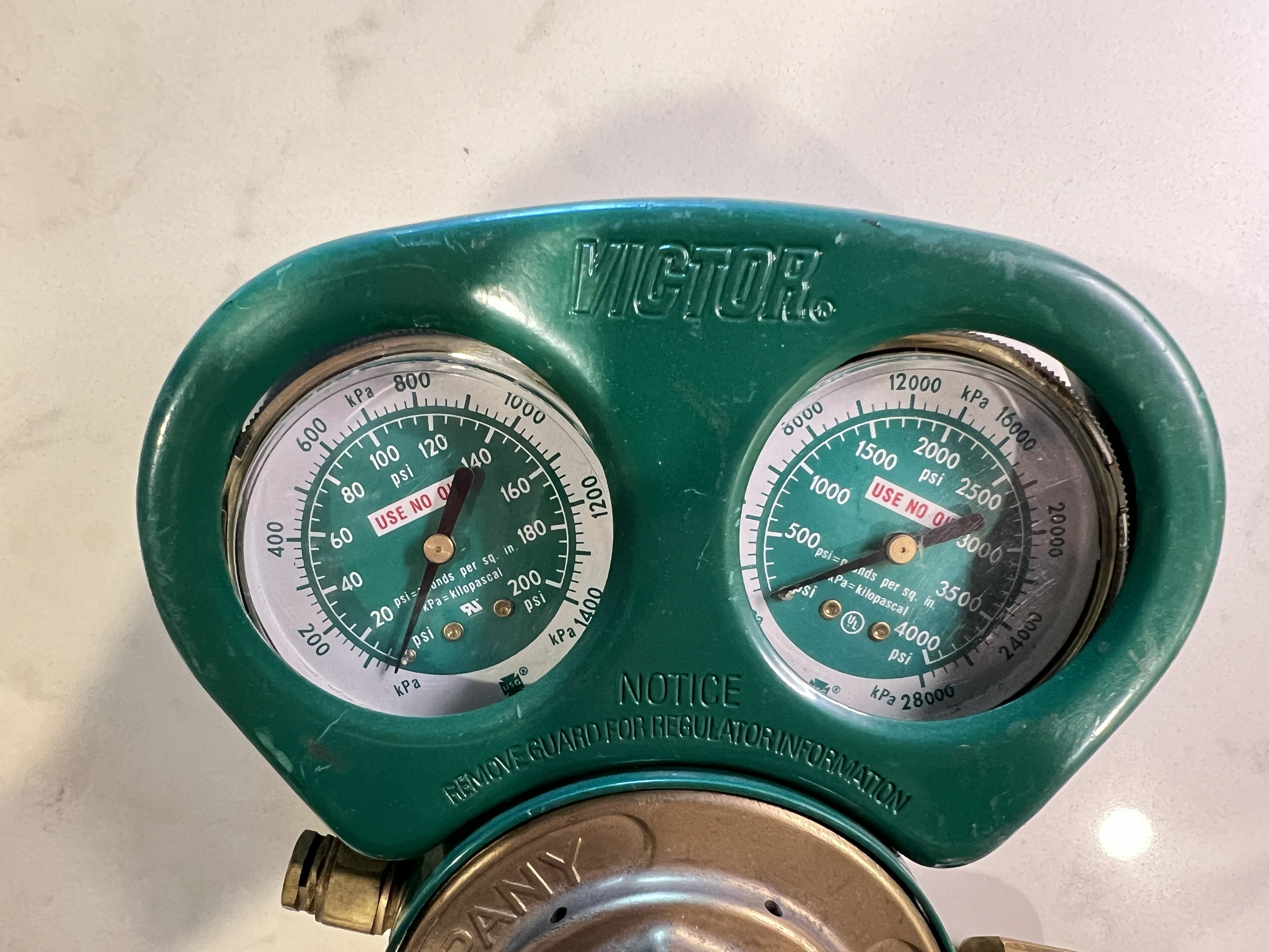 Victor Oxygen Regulator (CSR-450D) w/ Flashback Arrestor - photo 3