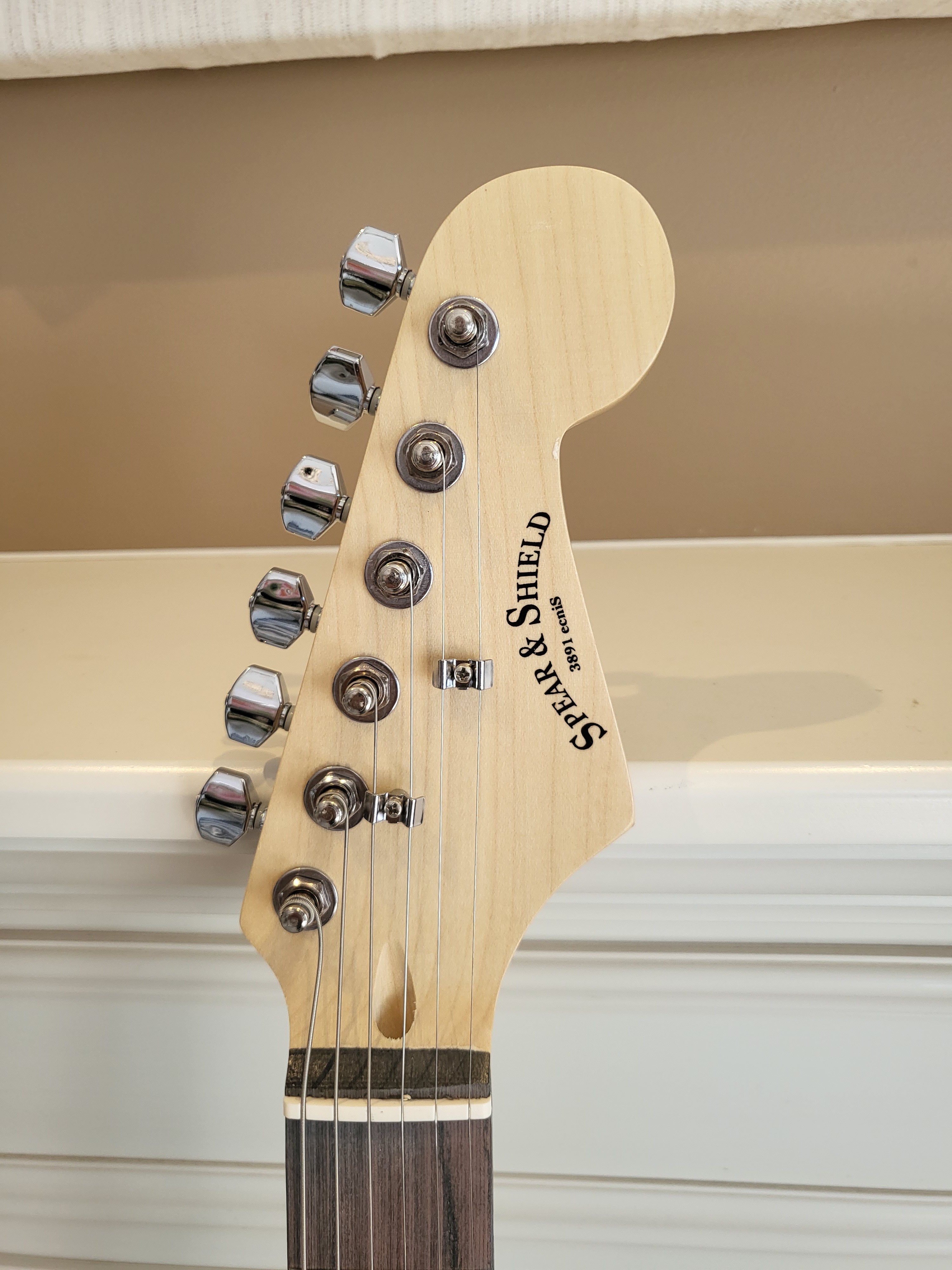 Brand New Spear & Shield Electric Guitar - Stratocaster Style - photo 5