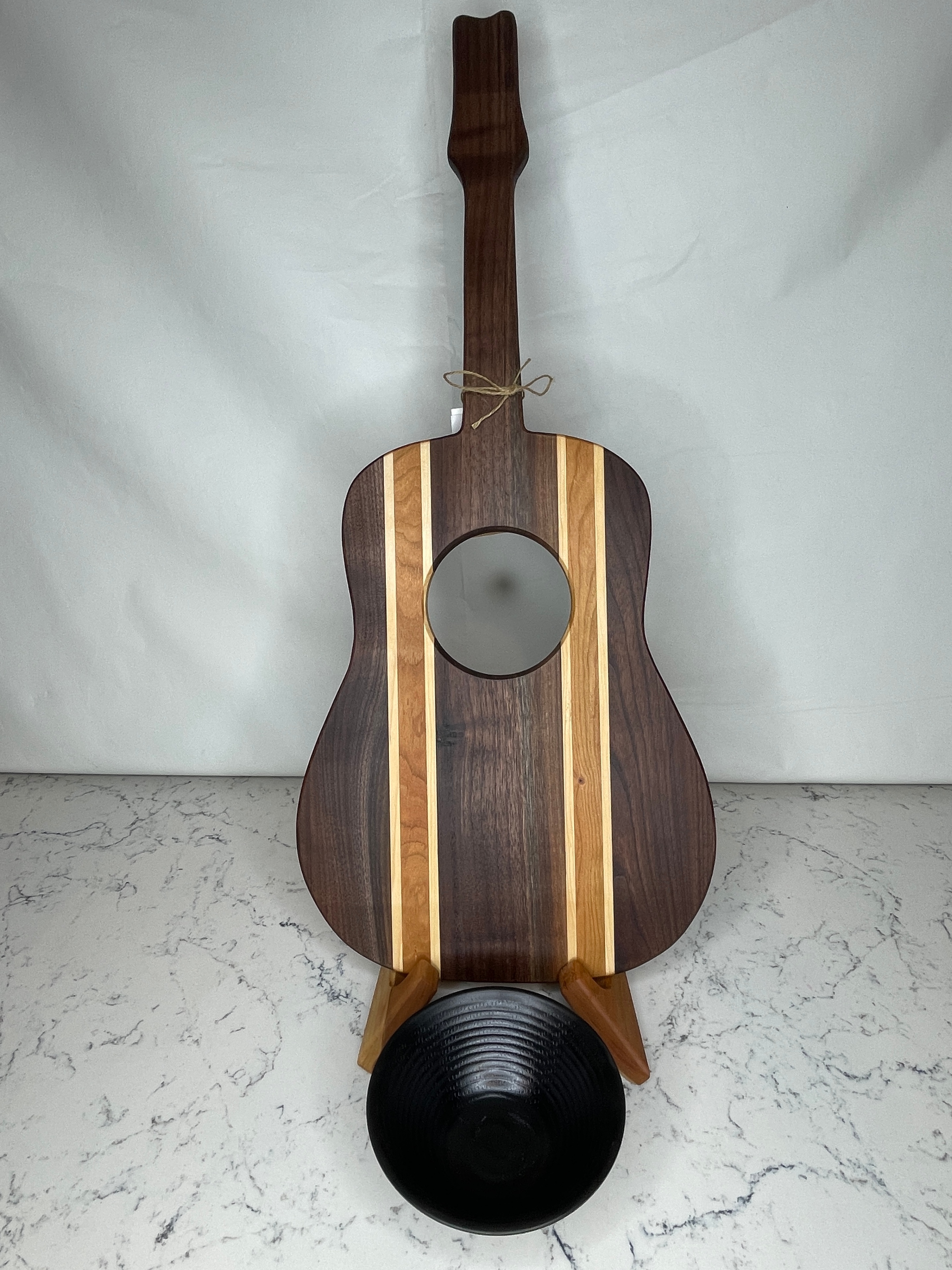 “Guitar’”-erie Board – Acoustic Guitar w/ Dipping Bowl (Walnut) - photo 2