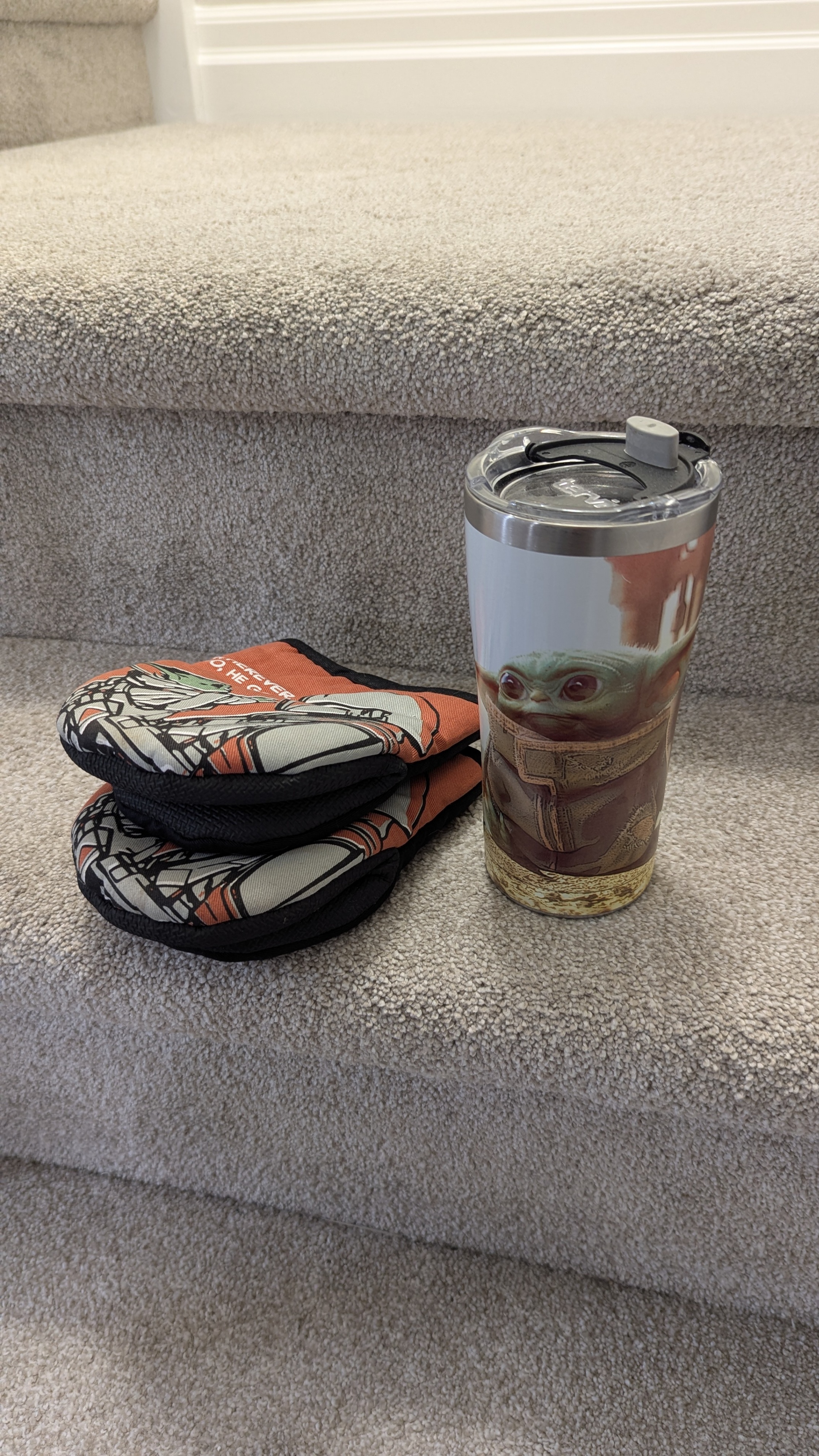 Tervis® STAR WARS® Grogu and Disney® STAR WARS® Oven Mitts