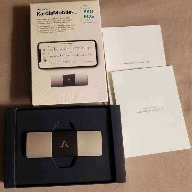 AliveCor KardiaMobile 6L Personal EKG Sensor