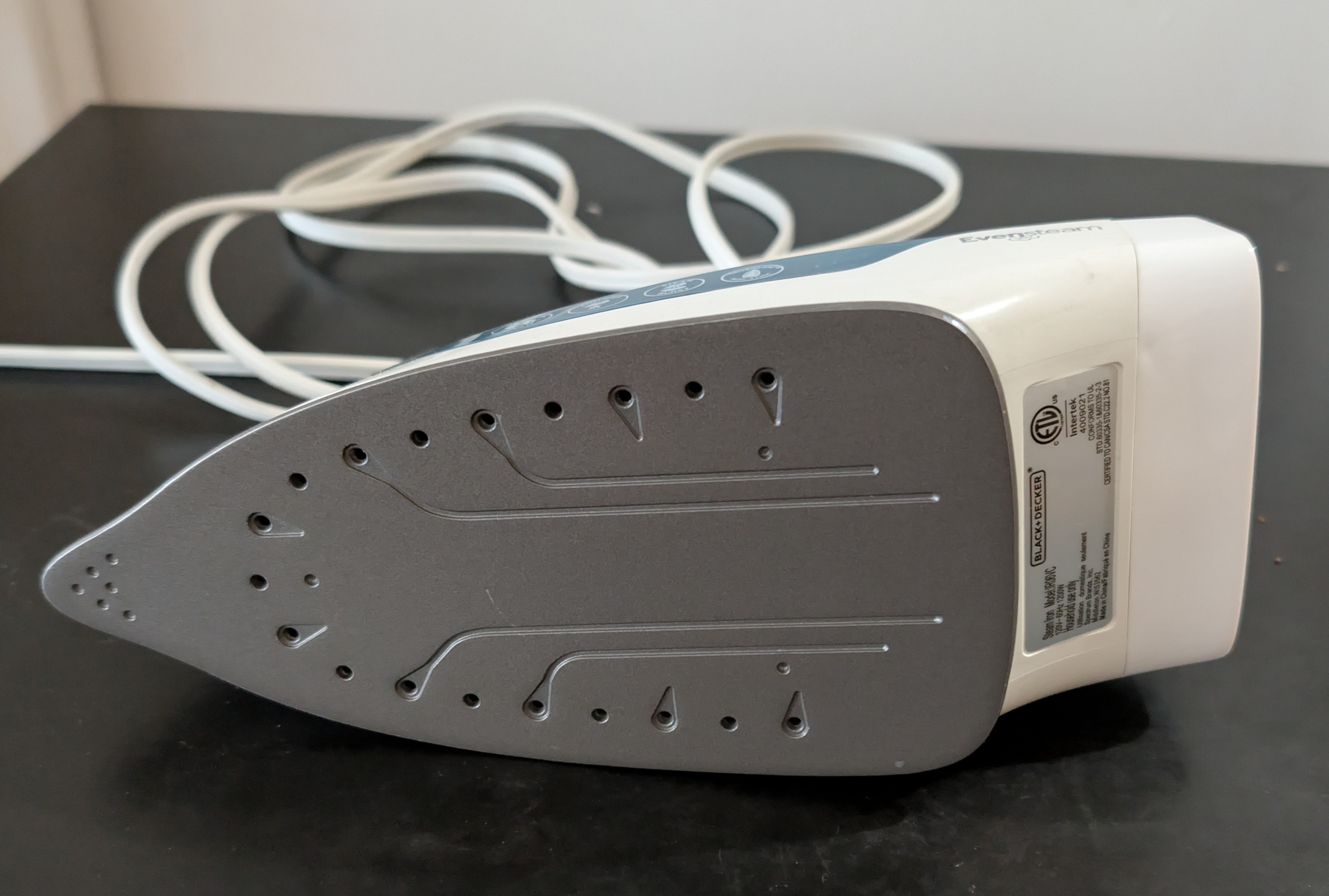 ‼️MOVING OUT SALE ‼️BLACK+DECKER Evensteam Iron - photo 4