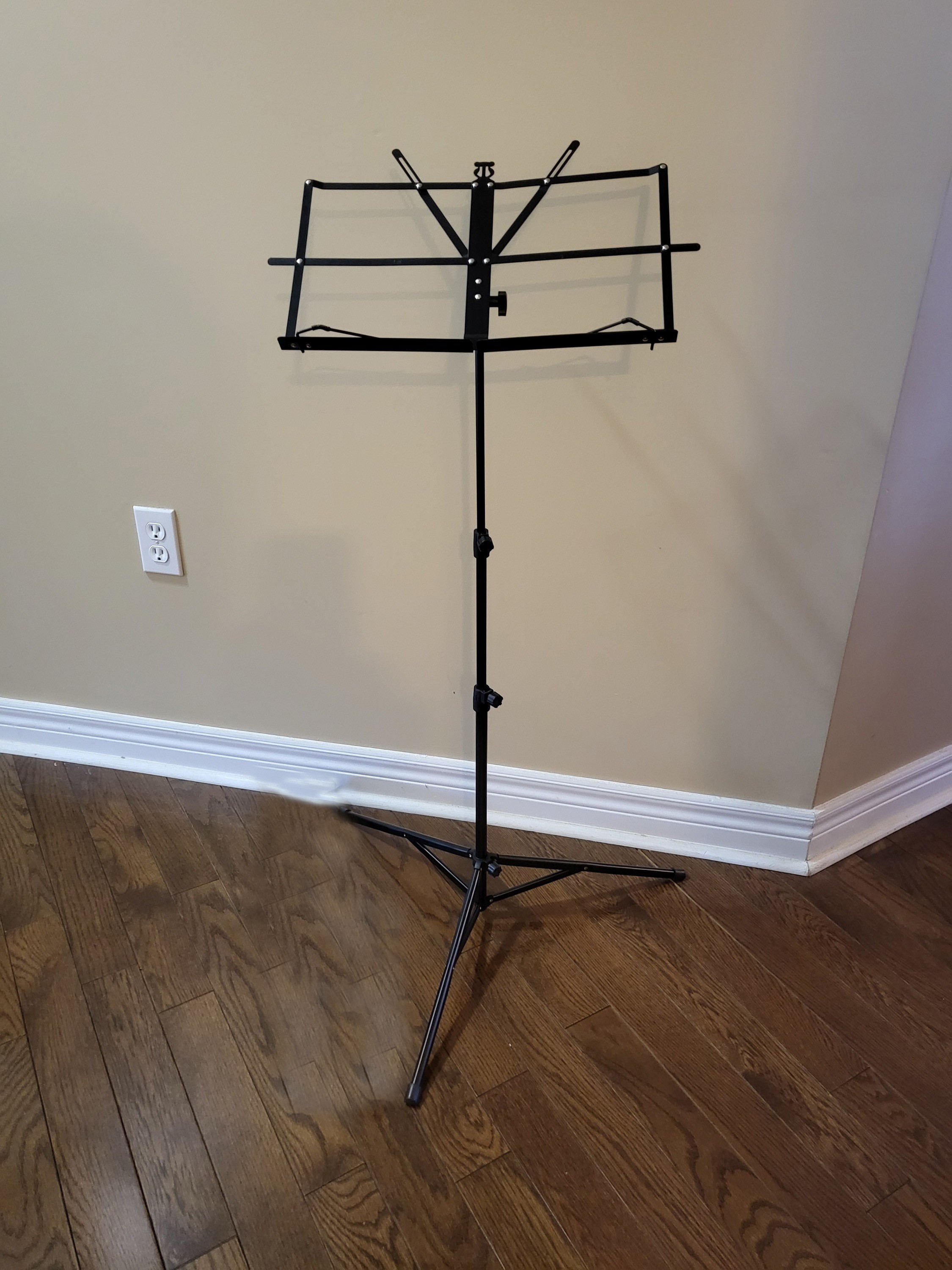 Adjustable Music Stand – Lightweight & Portable Brand New - photo 2
