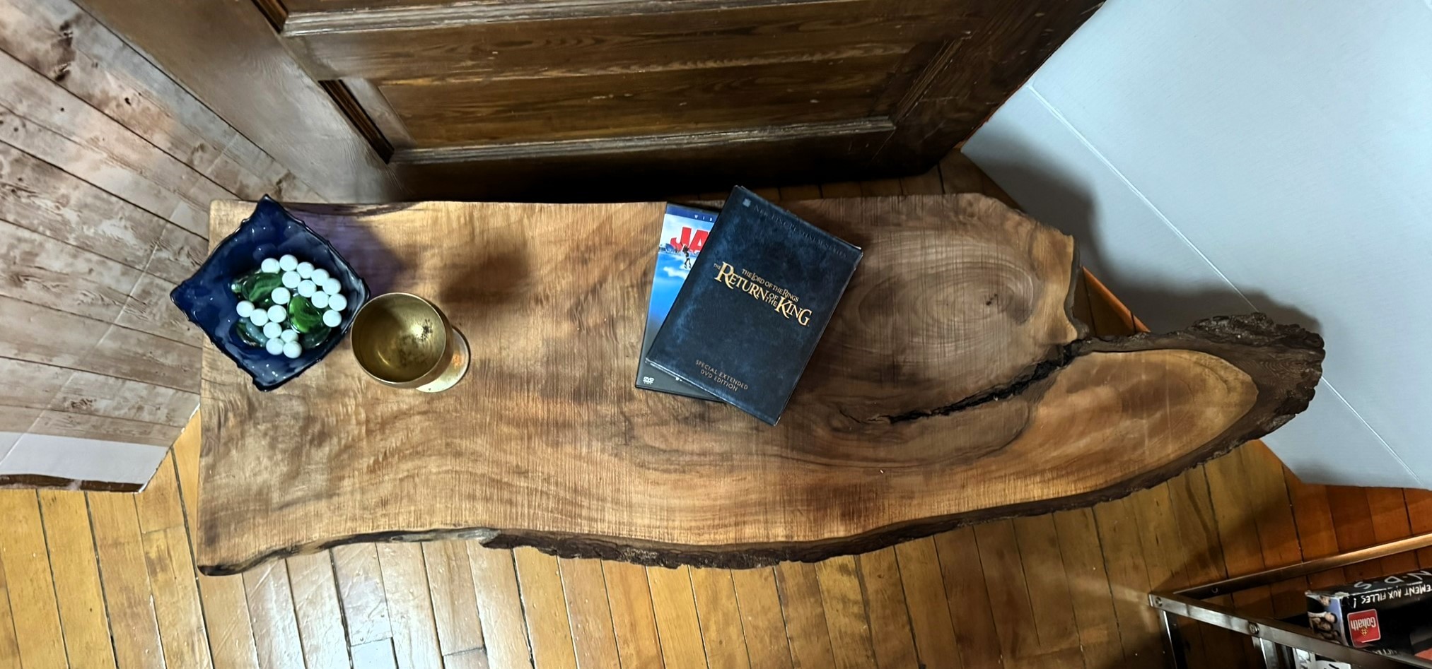Walnut Live Edge Coffee Table / Table en noyer noir bord naturel - photo 3
