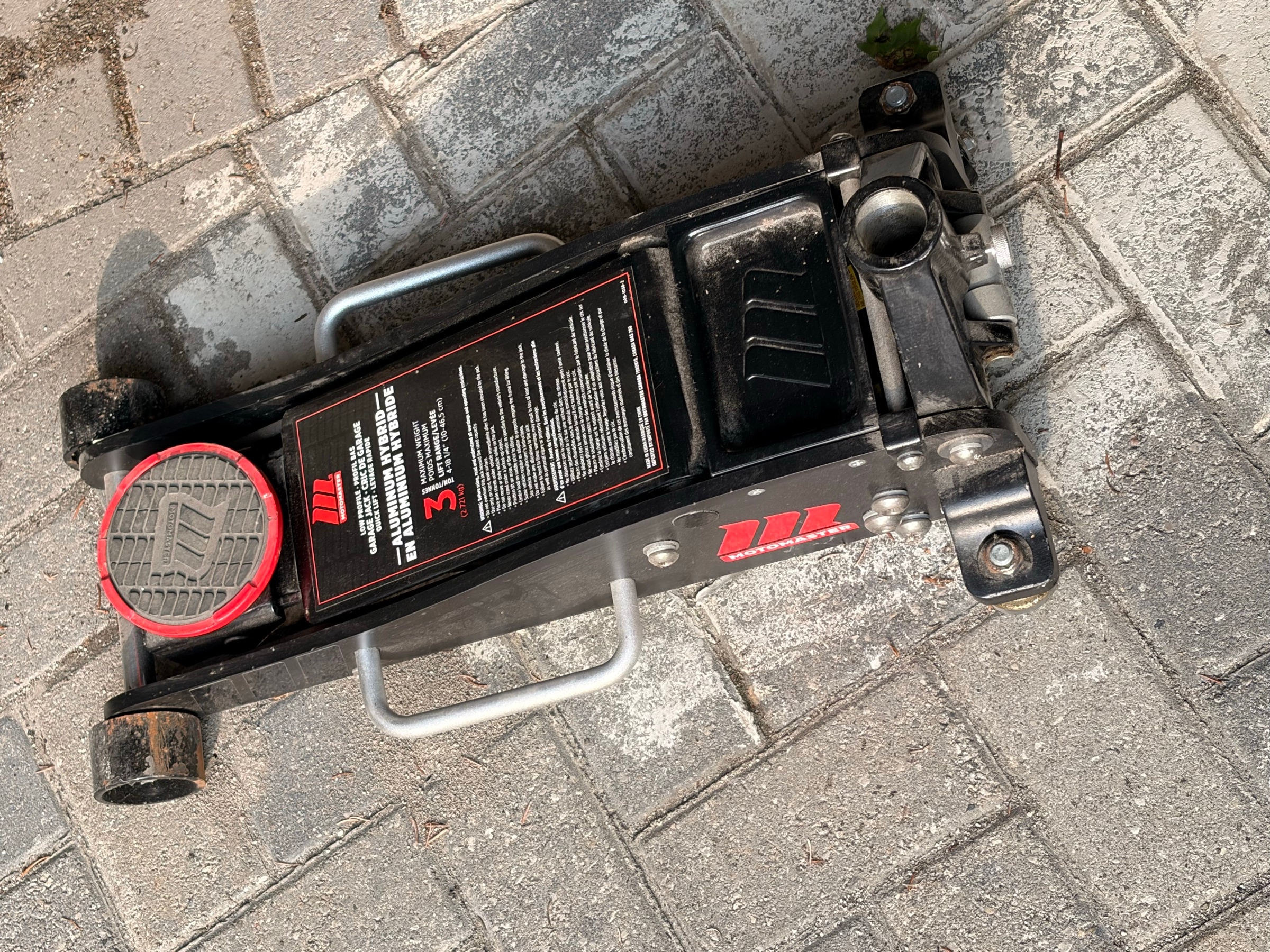MotoMaster Aluminum Hybrid 3 Ton Low Profile Floor Jack