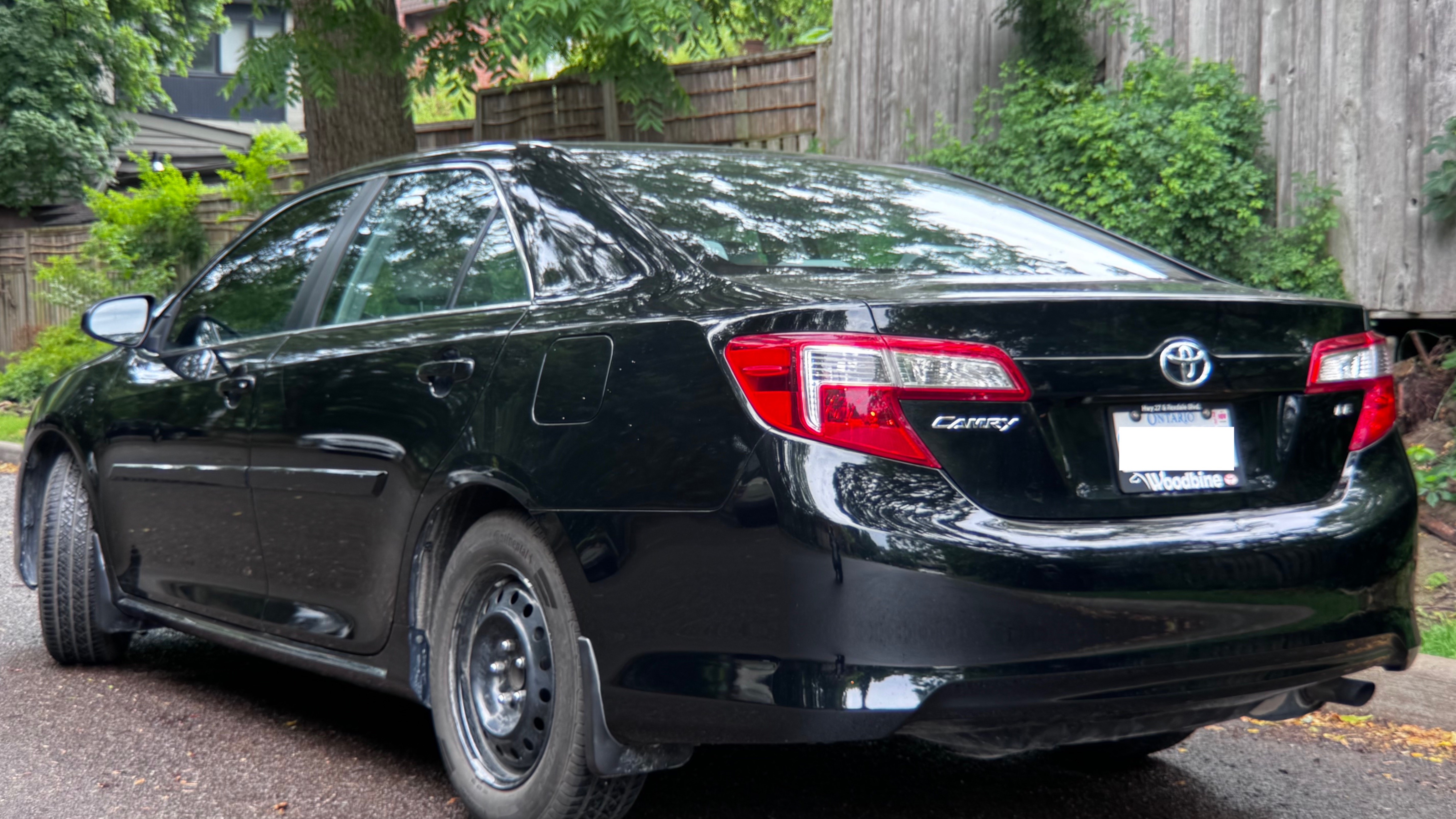 2013 Toyota Camry LE For Sale (LOW MILEAGE) - photo 2