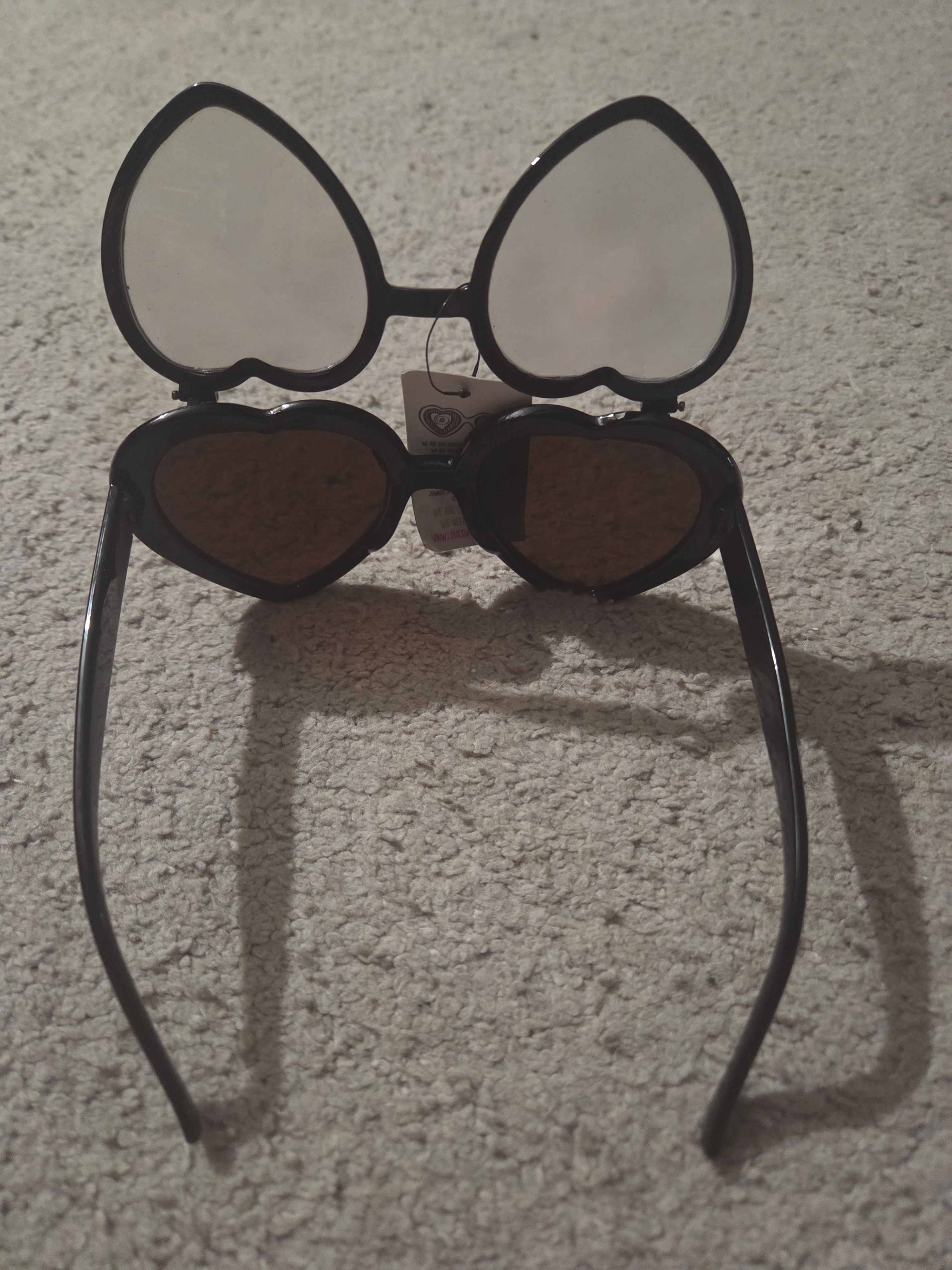 LoveSpecs Flip-Up Heart Black Diffraction Sunglasses w/Tag
