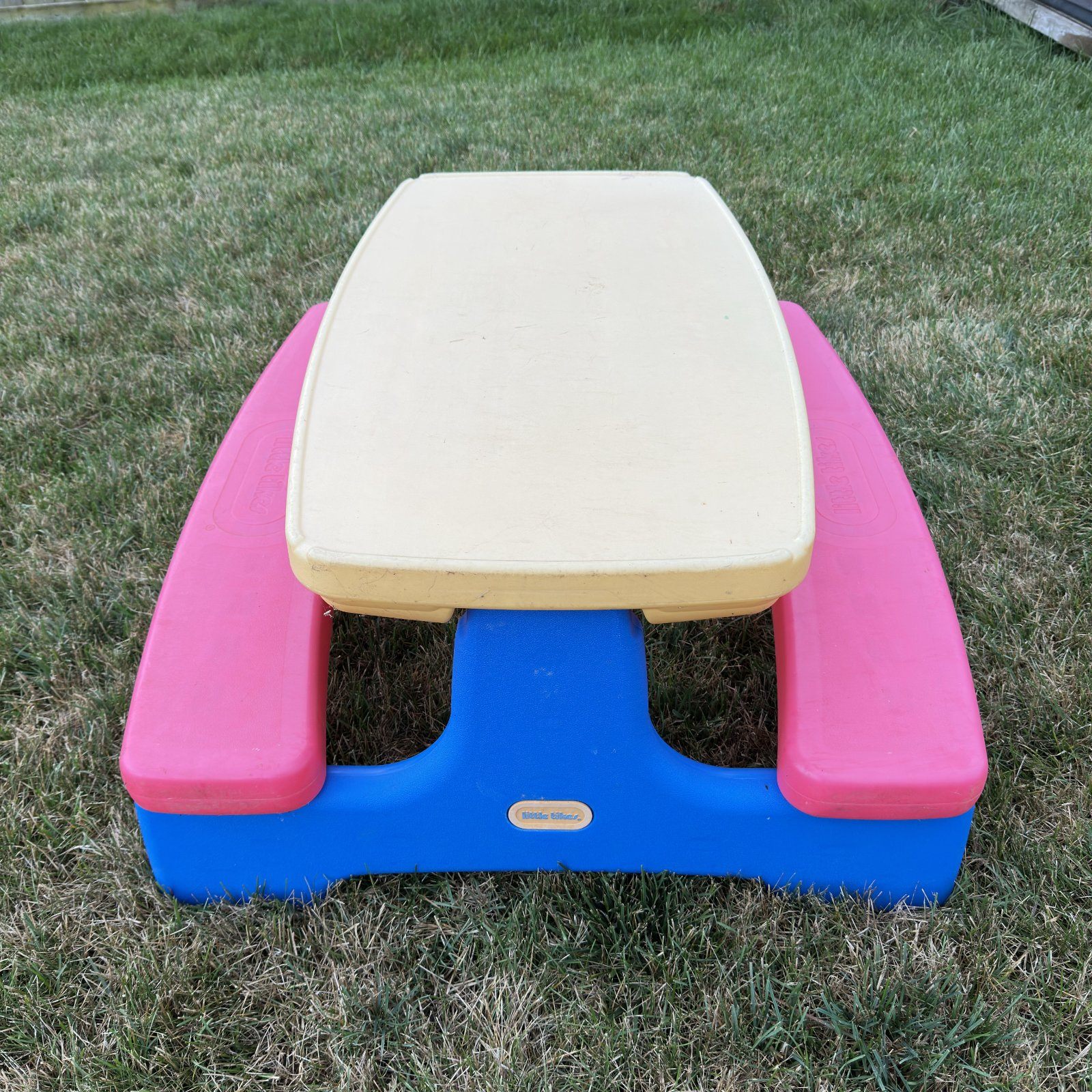 Little Tikes Picnic Table + 11 Assorted Toys - photo 3