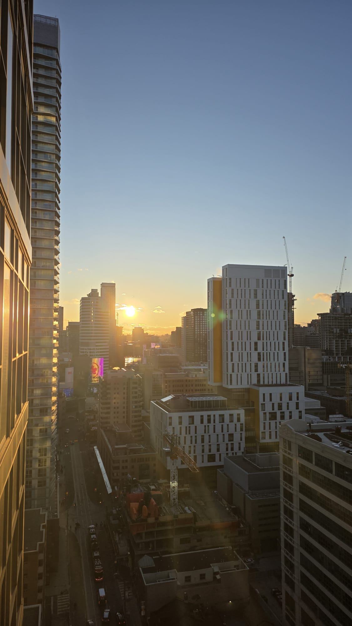 $1,550 / 1br - Master Bedroom + Ensuite | Downtown Toronto