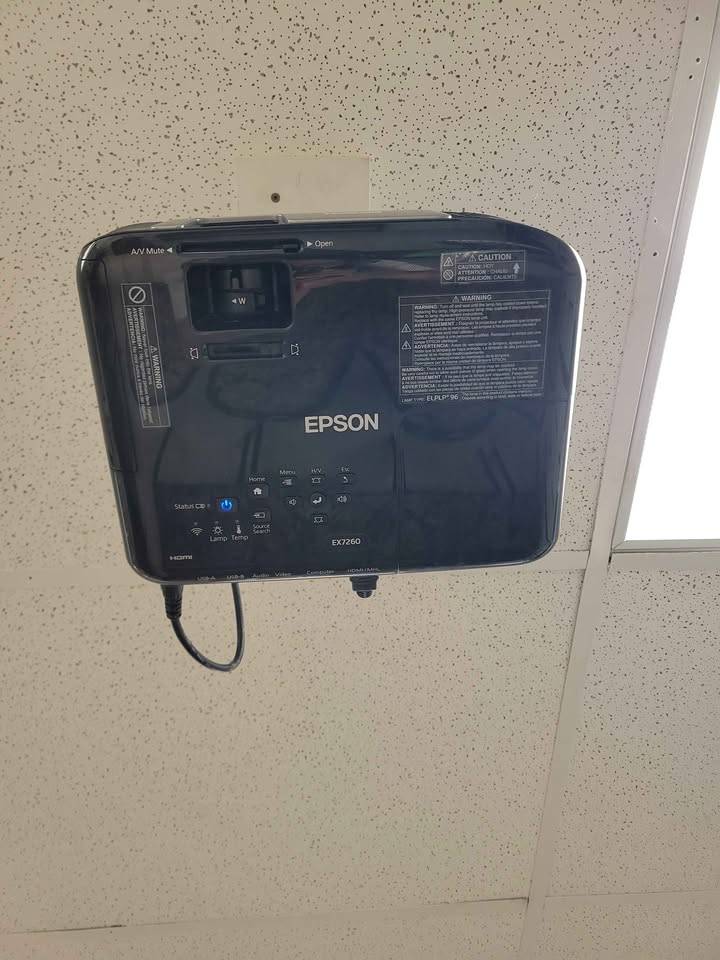 Epson Pro EX7280 WXGA Business Projector + ceiling mount - photo 3