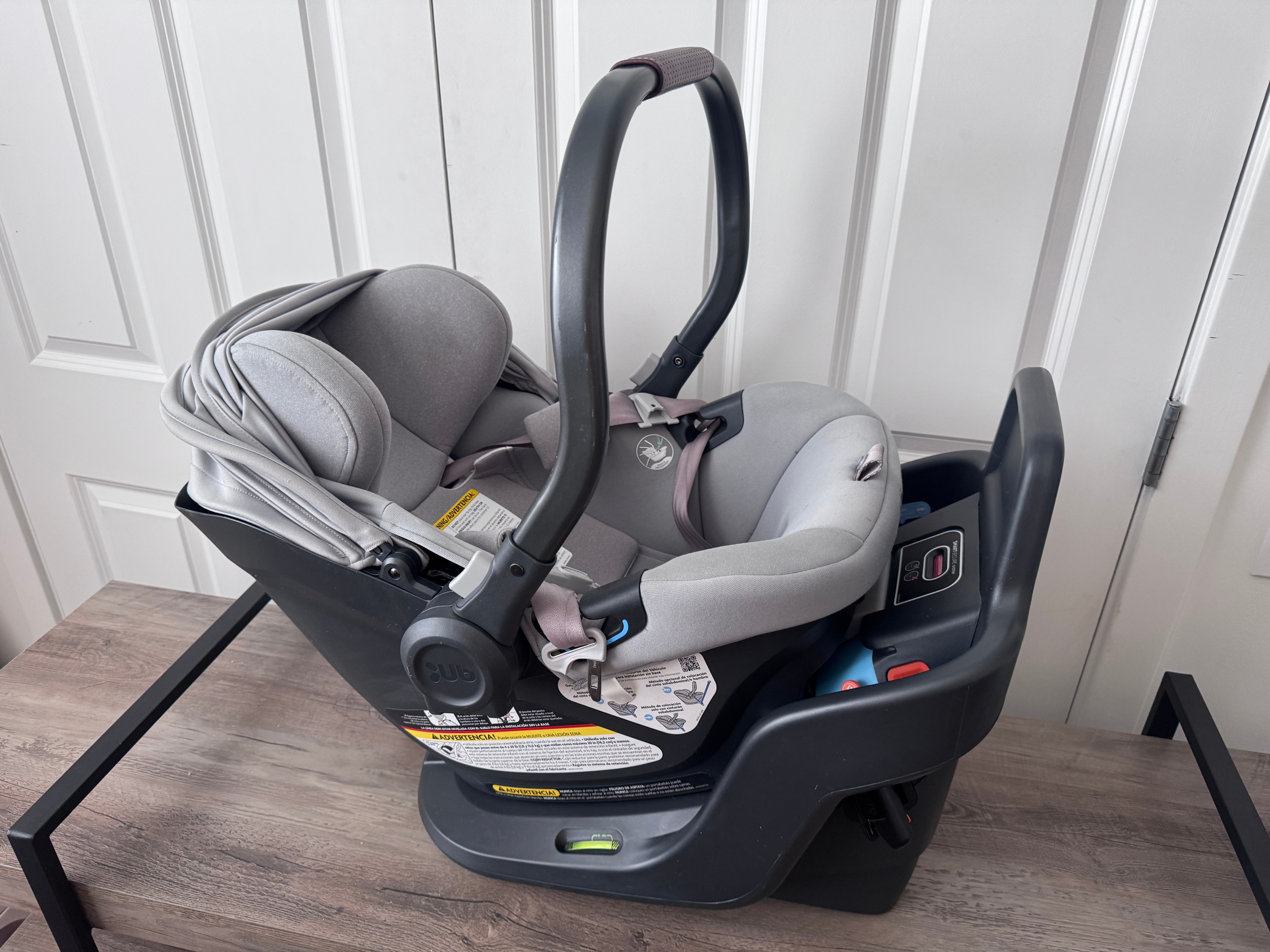 UPPAbaby Aria Infant Car Seat with Base