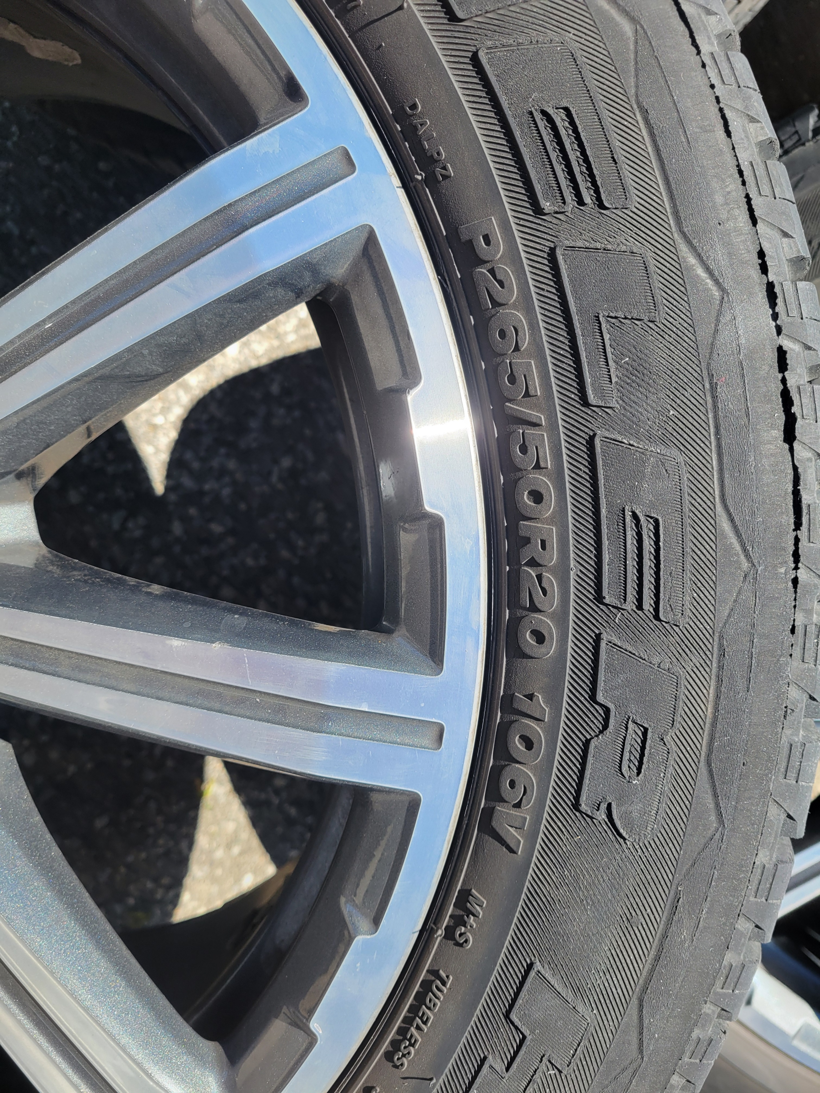 Audi Q7 tires and rims - photo 4