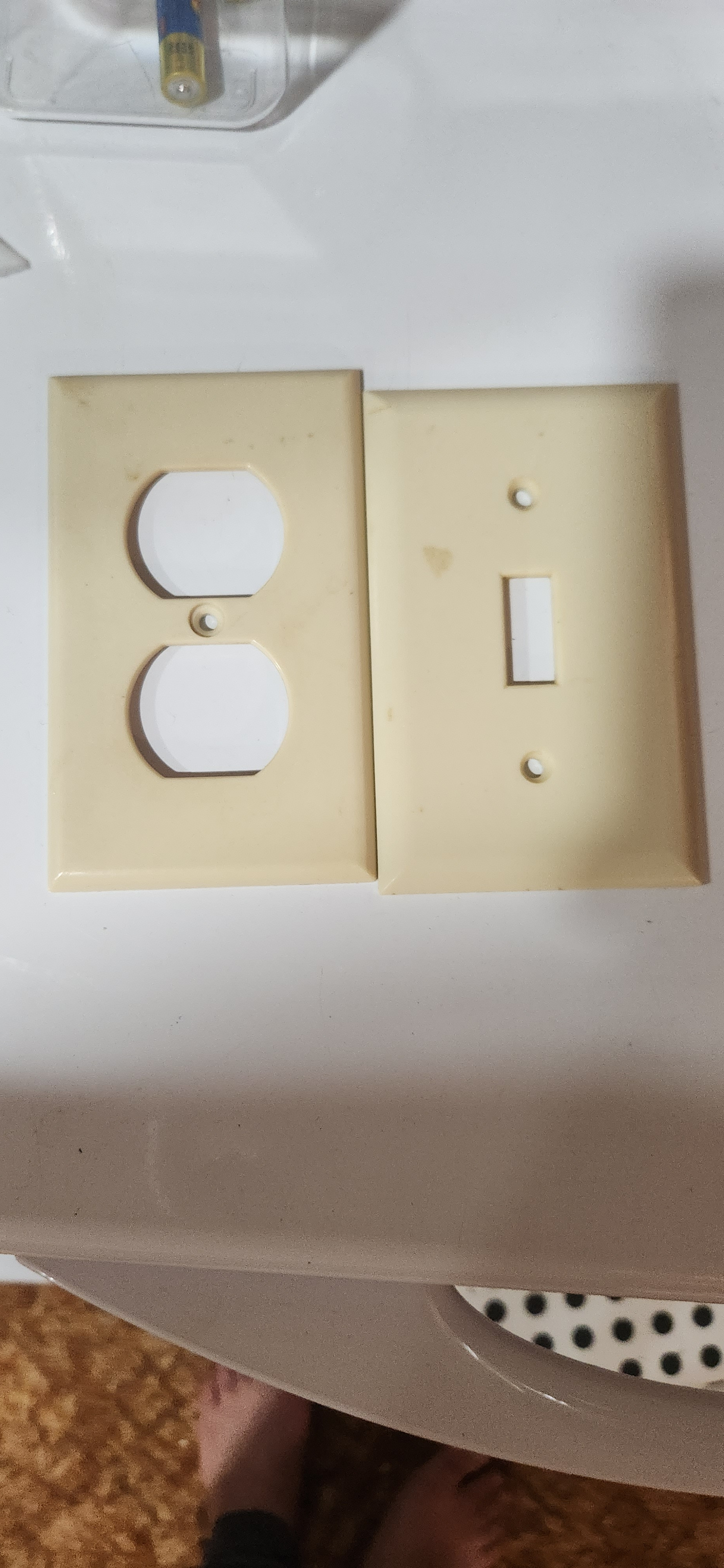 Leviton Electrical Outlet and Switch Plates - photo 5
