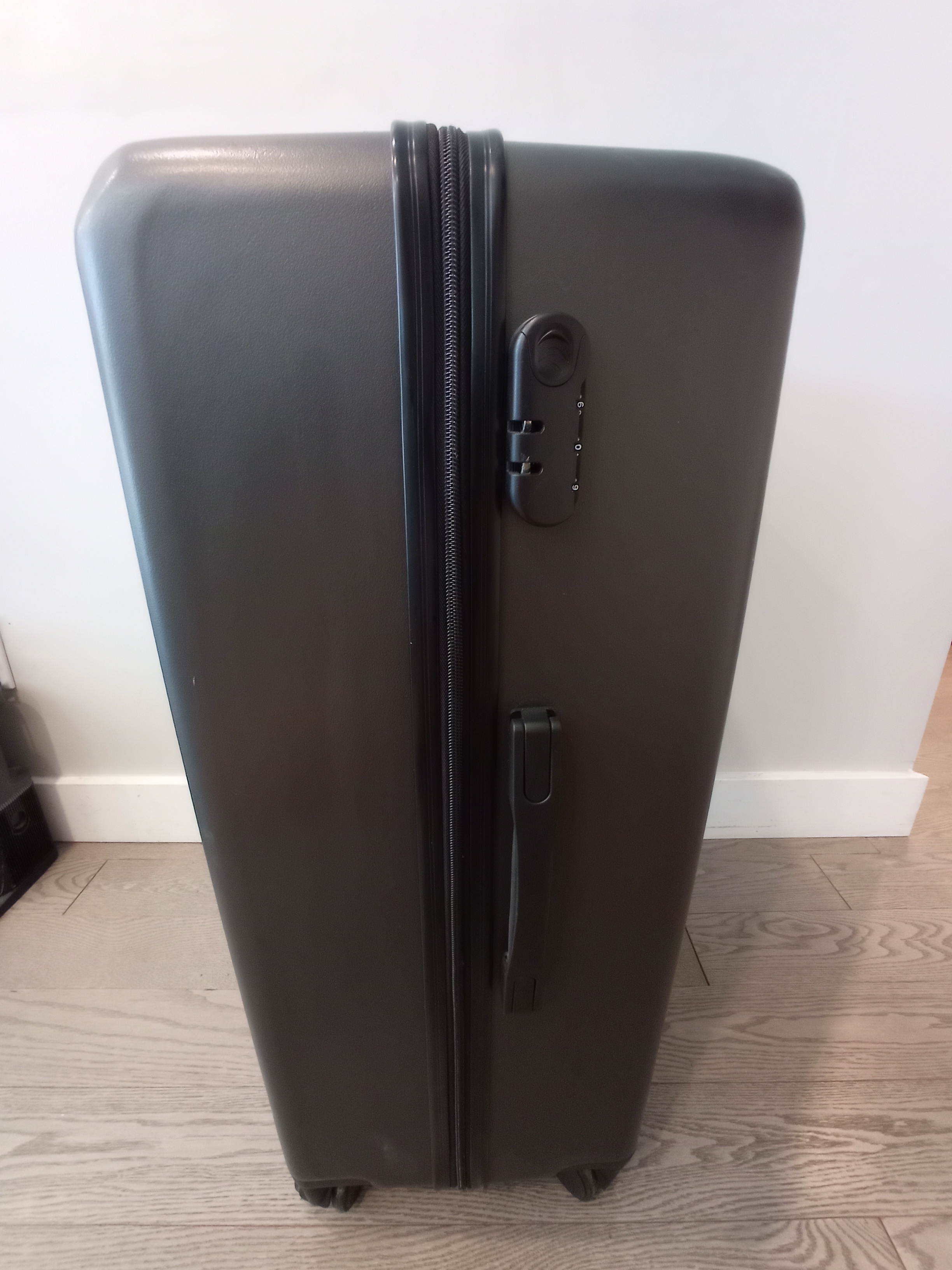 Ginza Travel 30" Large Hardside Checked Luggage (Floor Model) - photo 3
